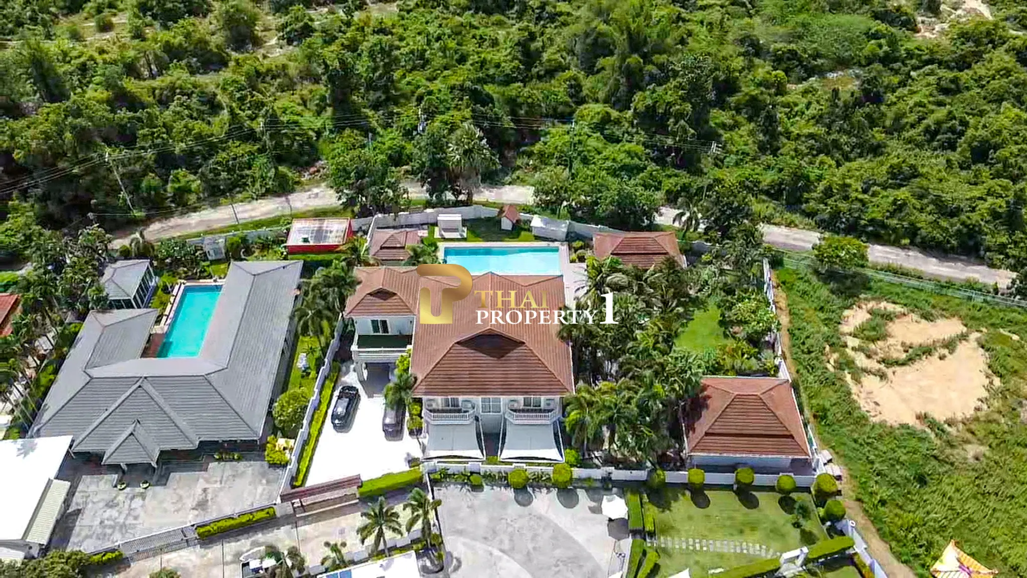 Hua Hin Soi 6 (Bo Fai) – 5-Bedroom Private Family Pool Villa with Guest House on 1,900 SQ.M. Land Plot