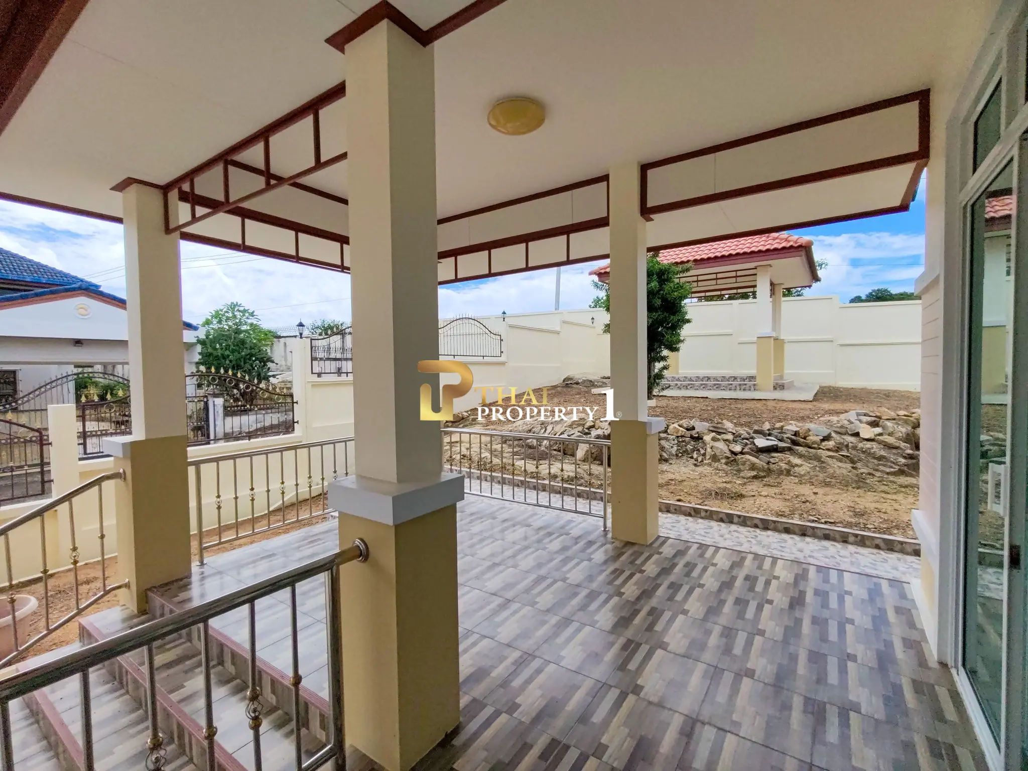 ขาย บ้านเดี่ยวสร้างใหม่ บรรยายกาศร่มรื่นสงบ รายล้อมด้วยธรรมชาติ - โครงการพบโชค การ์เด้น ฮิล บางเสร่