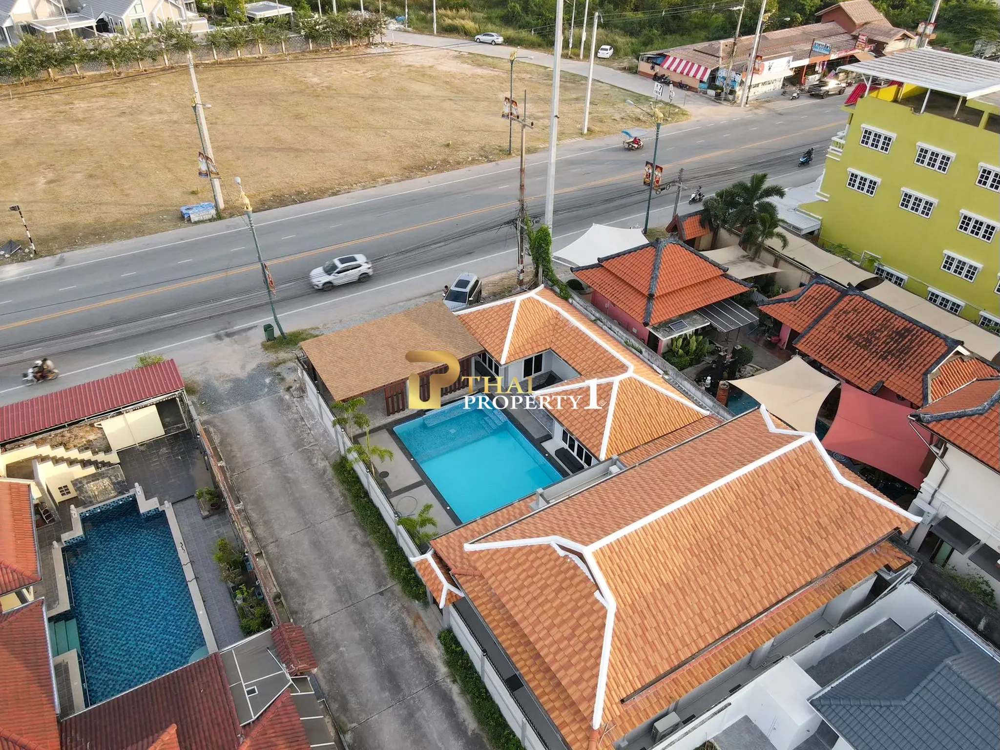 Villa med Svømmebasseng til salgs – Premium beliggenhet i Pong – Mabprachan, kun 12,49 millioner THB