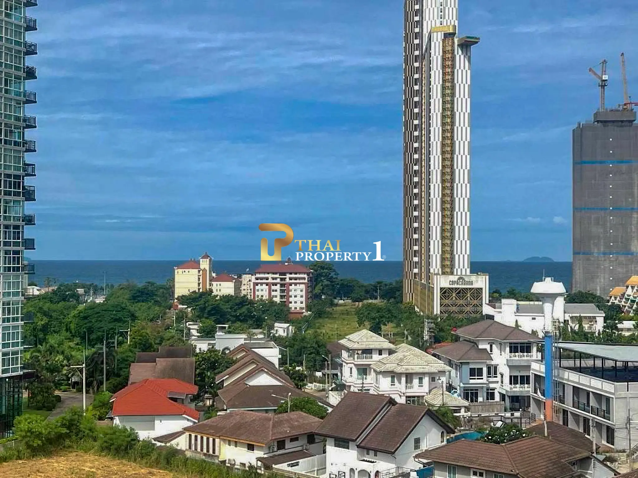 Laguna Beach Resort 1 – High Floor Studio Room with Sea & City Views near Jomtien Beach