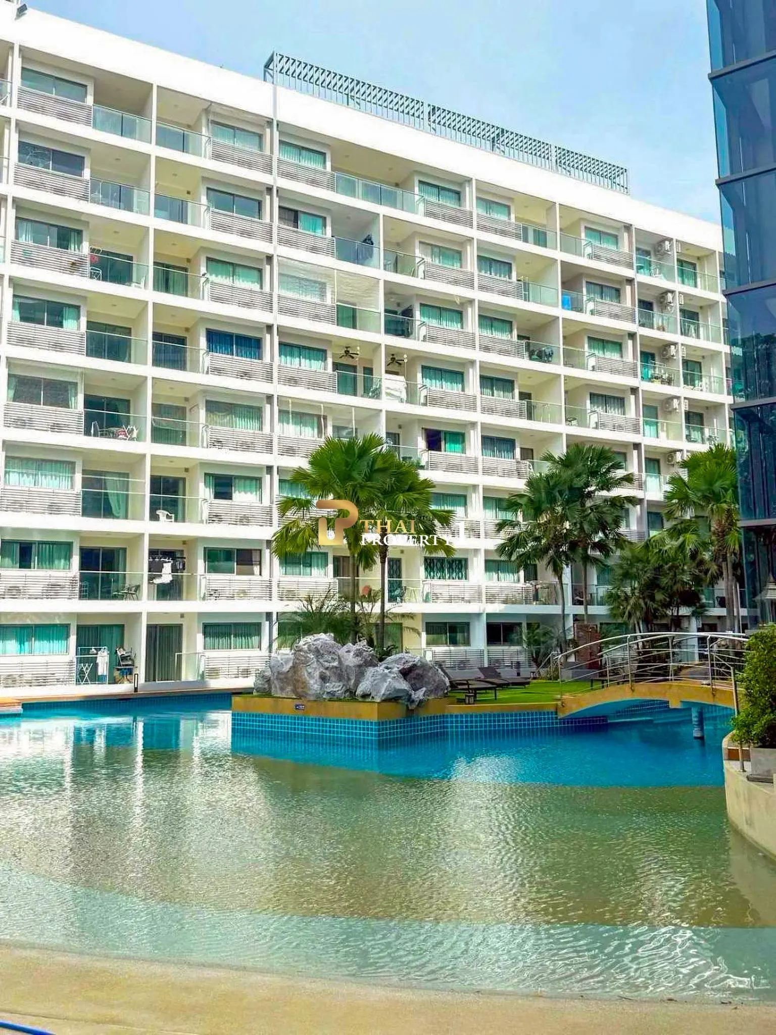 Laguna Beach Resort 1 – High Floor Studio Room with Sea & City Views near Jomtien Beach