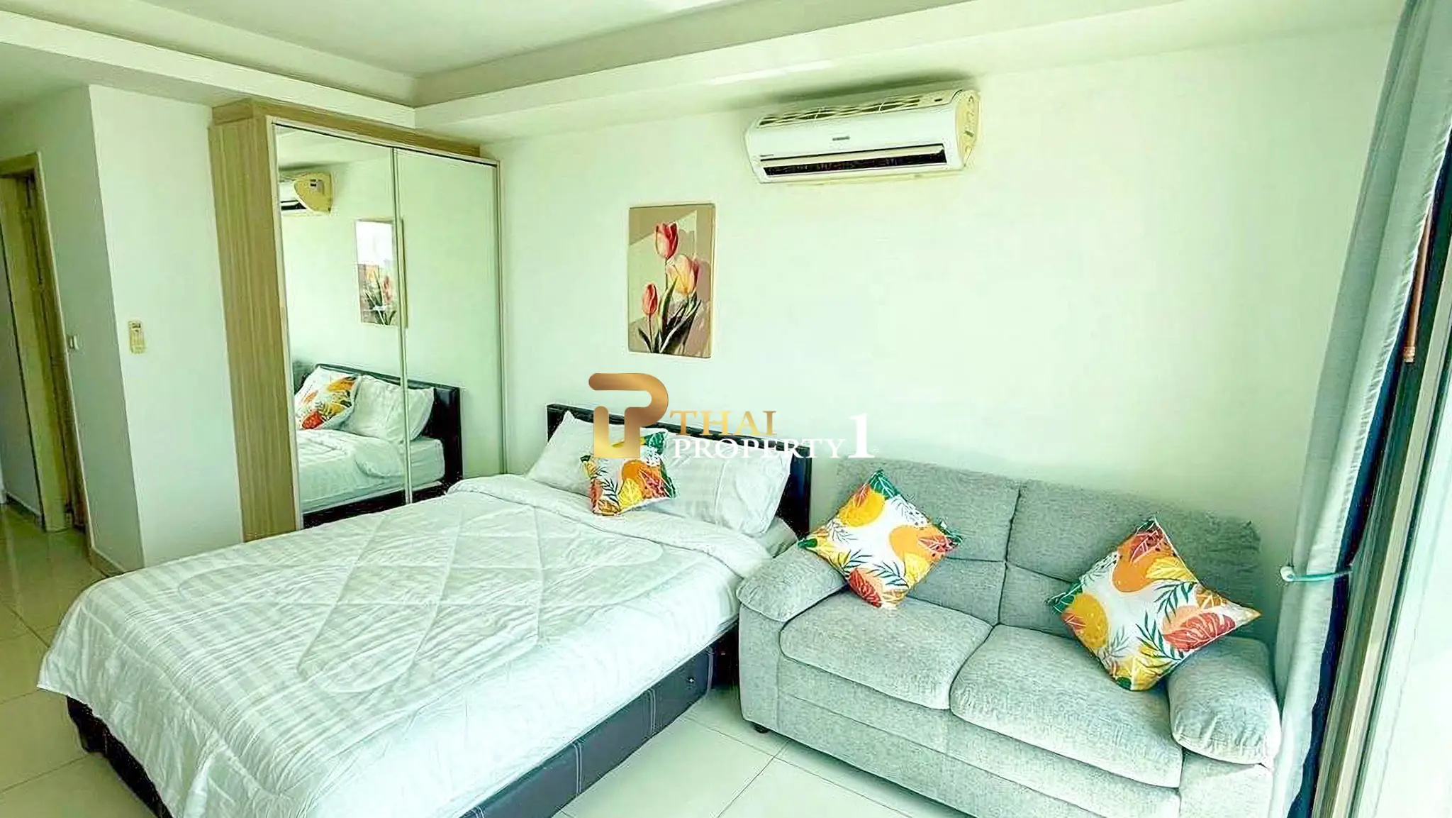 Laguna Beach Resort 1 – High Floor Studio Room with Sea & City Views near Jomtien Beach