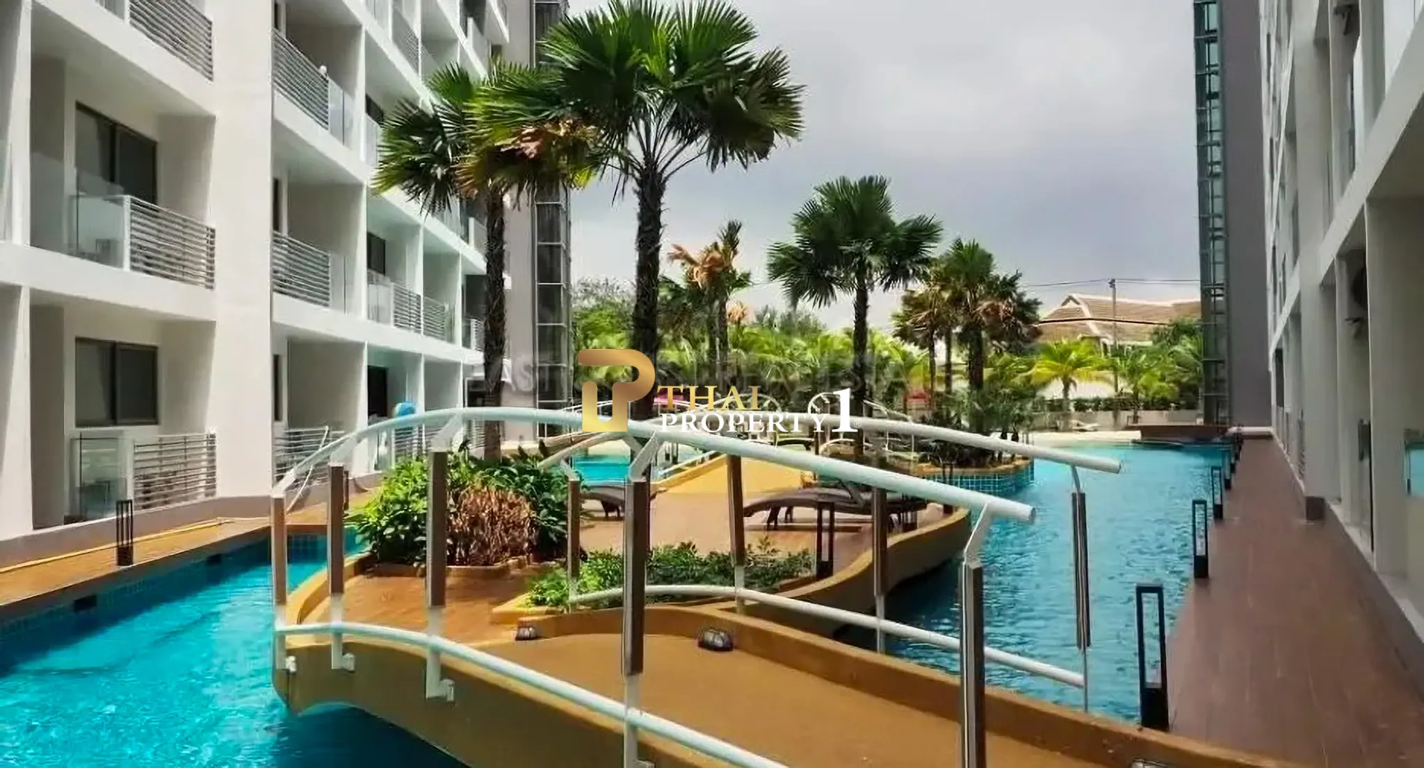Laguna Beach Resort 1 – High Floor Studio Room with Sea & City Views near Jomtien Beach