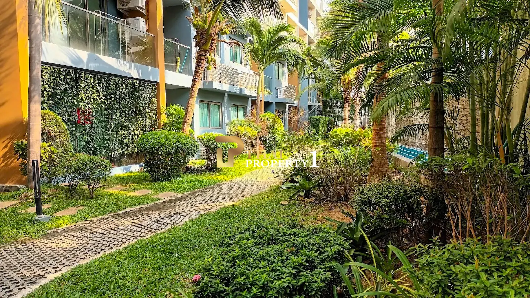 Laguna Beach Resort 1 – High Floor Studio Room with Sea & City Views near Jomtien Beach