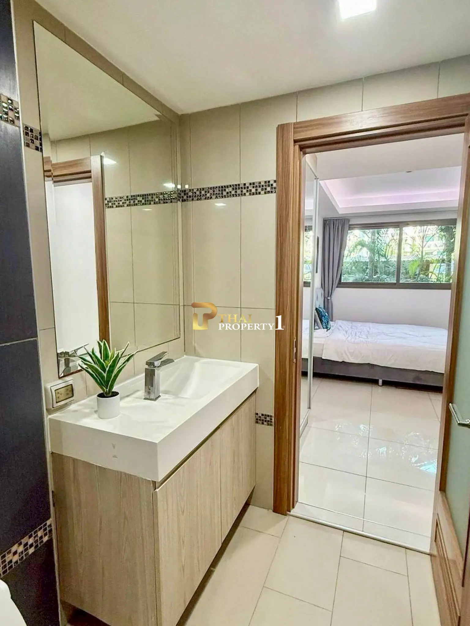 Newly Renovated 1 Bedroom Condo with Pool View – Laguna Beach Resort 2, near Jomtien Beach