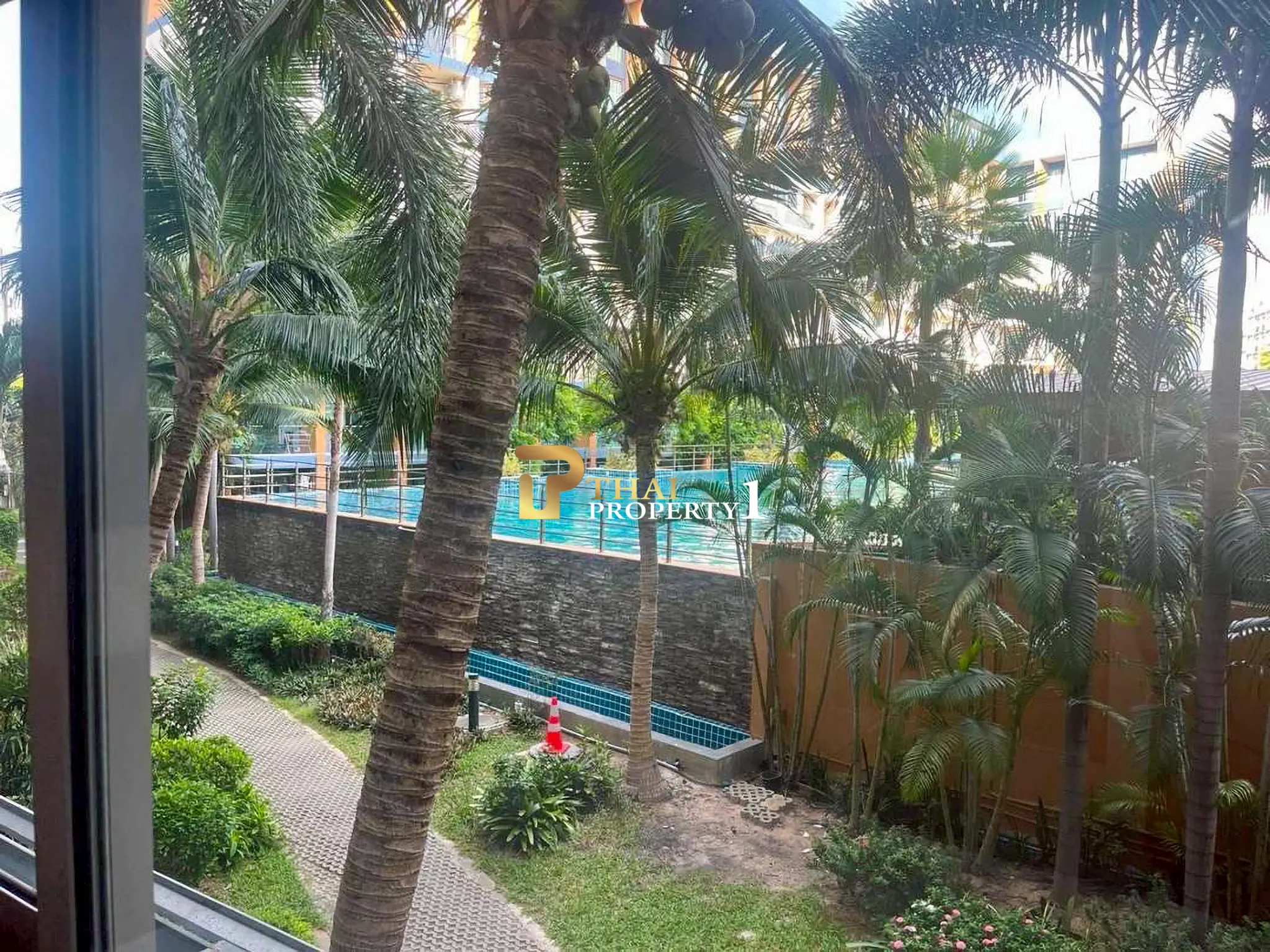 Newly Renovated 1 Bedroom Condo with Pool View – Laguna Beach Resort 2, near Jomtien Beach