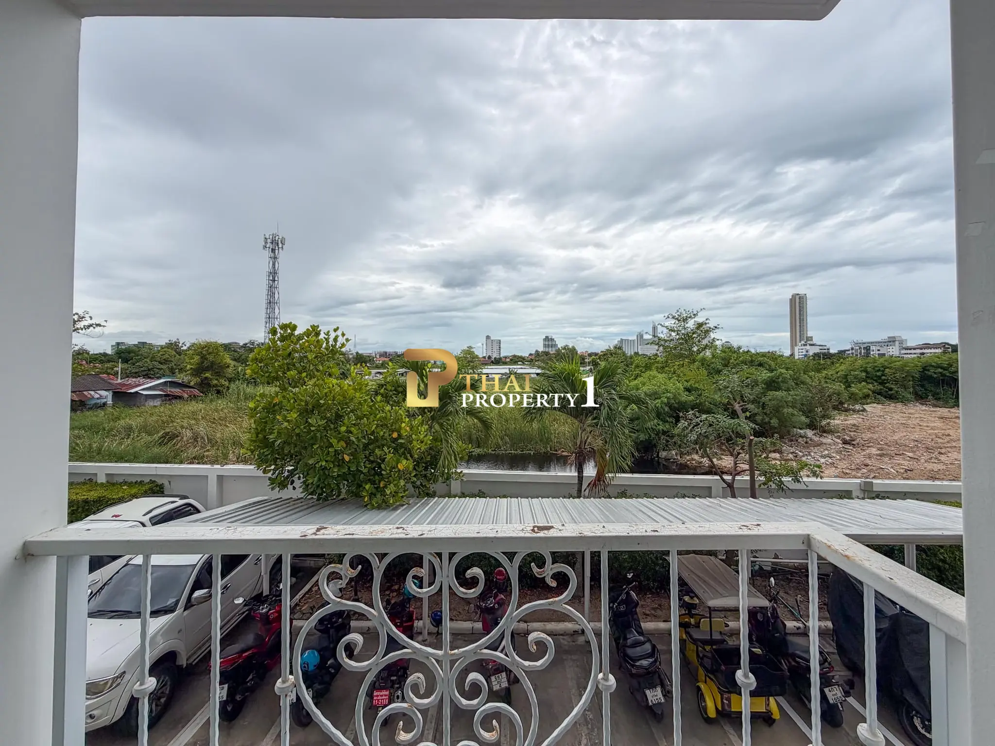 1-Bedroom Condo for Sale in Jomtien The Orient Resort & Spa