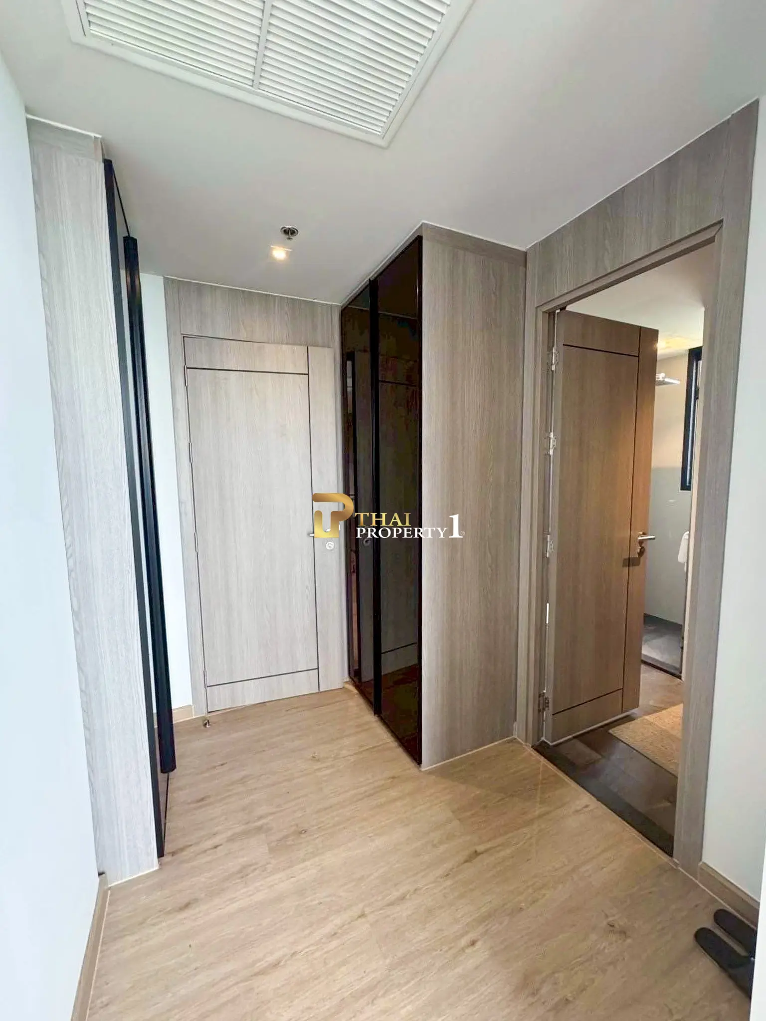 Luxury Sea View Condo on Pratumnak Hill – Andromeda Condominium Pattaya