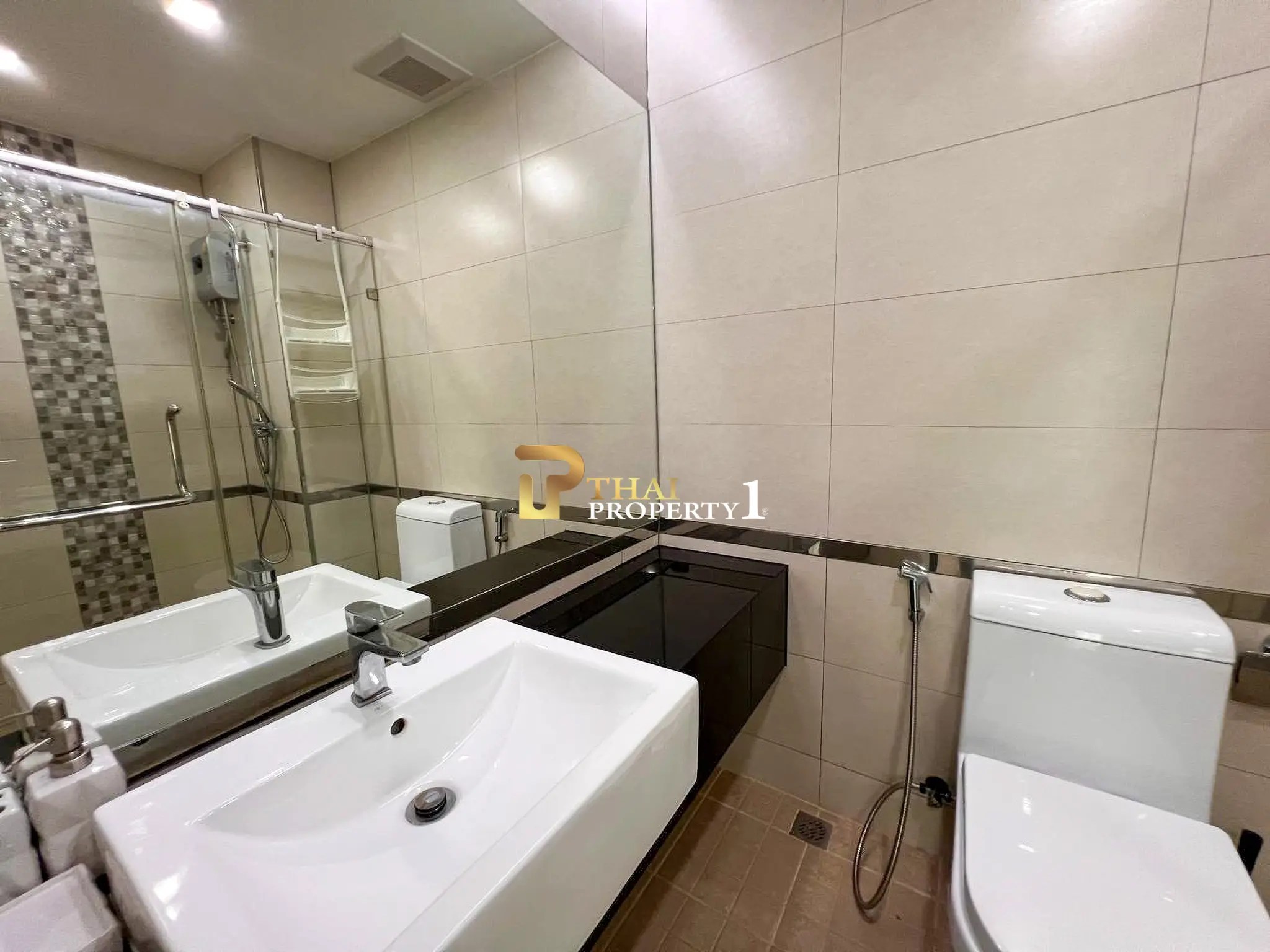Siam Oriental Plaza Pattaya – City View Condo for Sale at Pratumnak Prime Location