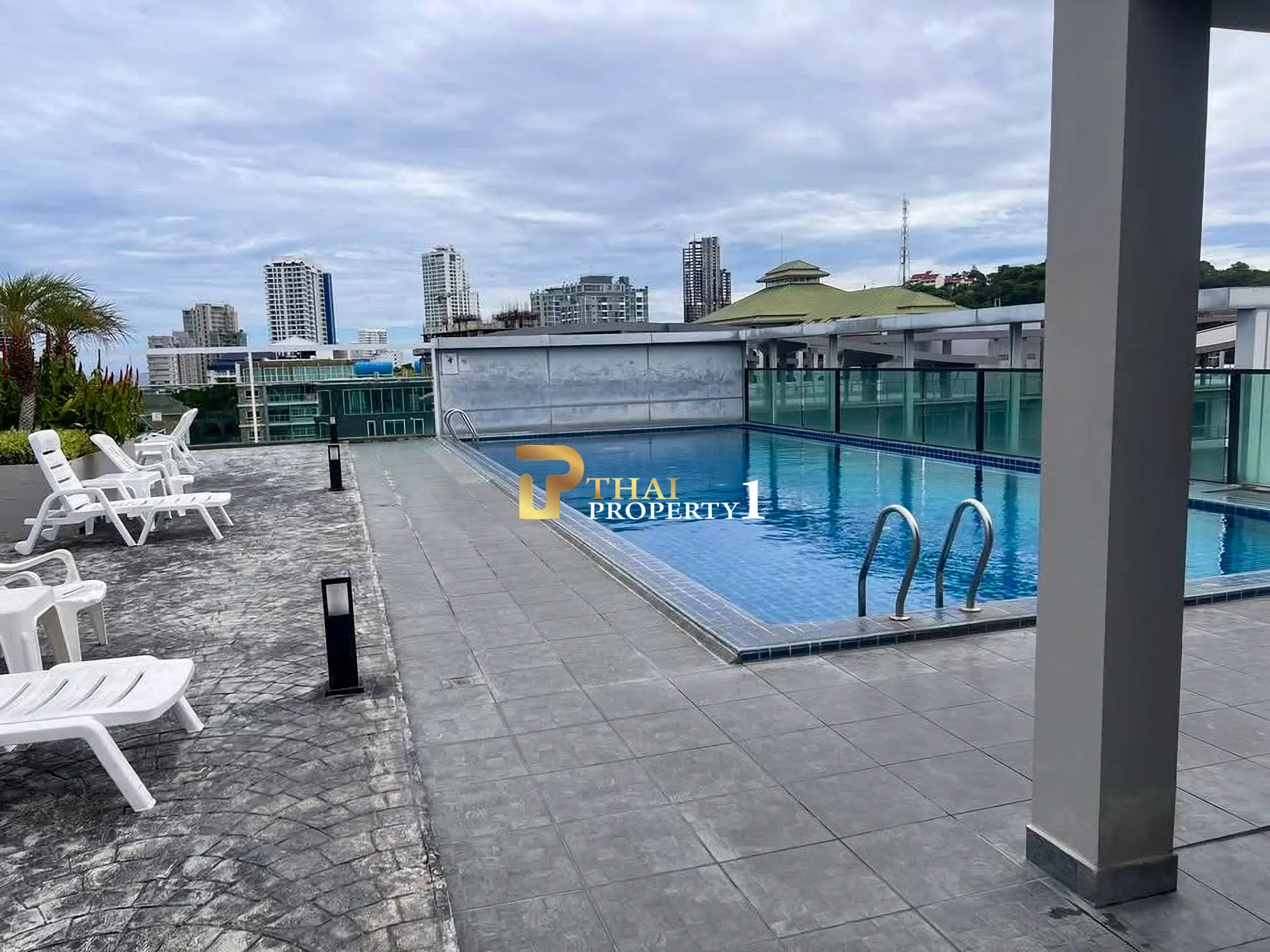 Siam Oriental Plaza Pattaya – City View Condo for Sale at Pratumnak Prime Location