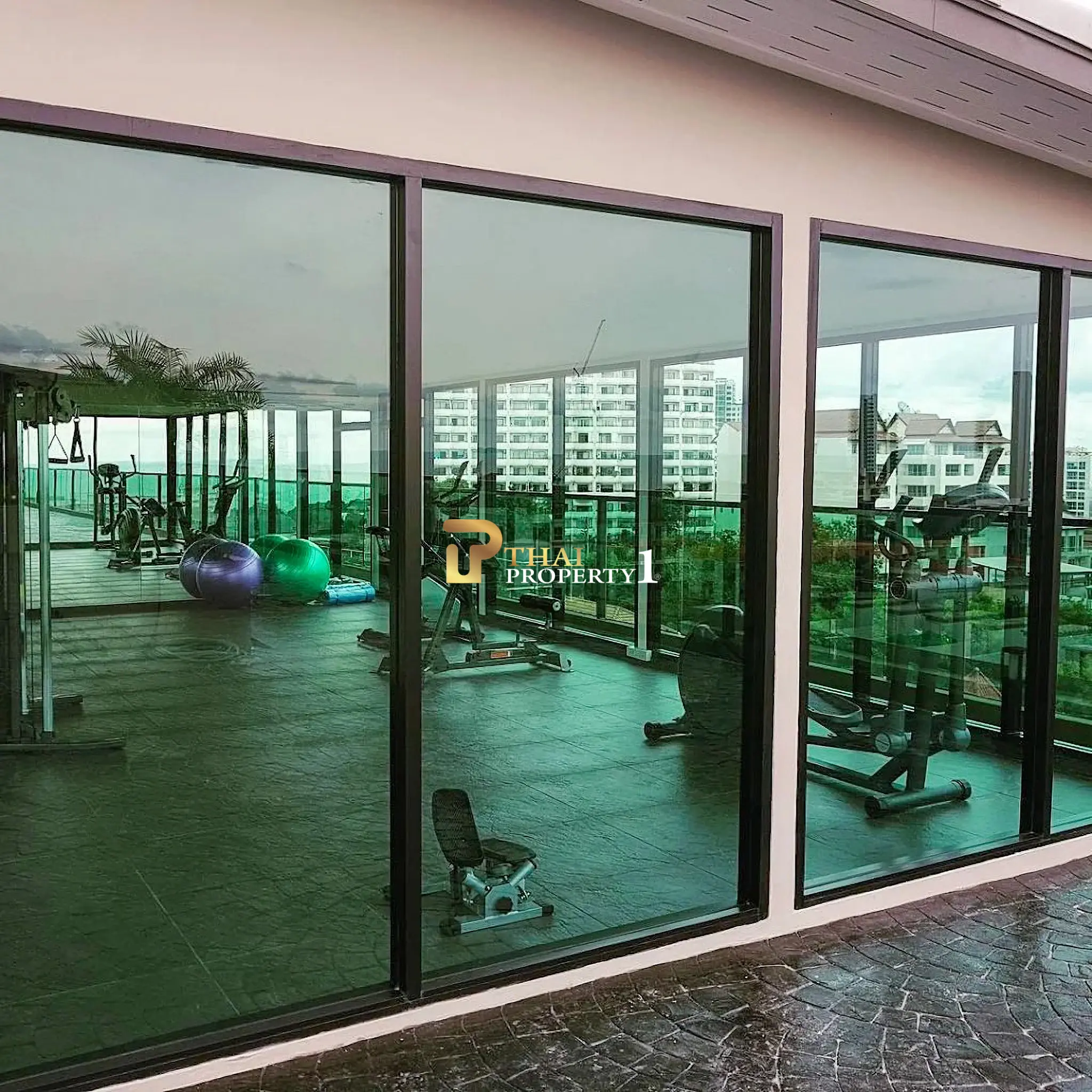 Siam Oriental Plaza Pattaya – City View Condo for Sale at Pratumnak Prime Location