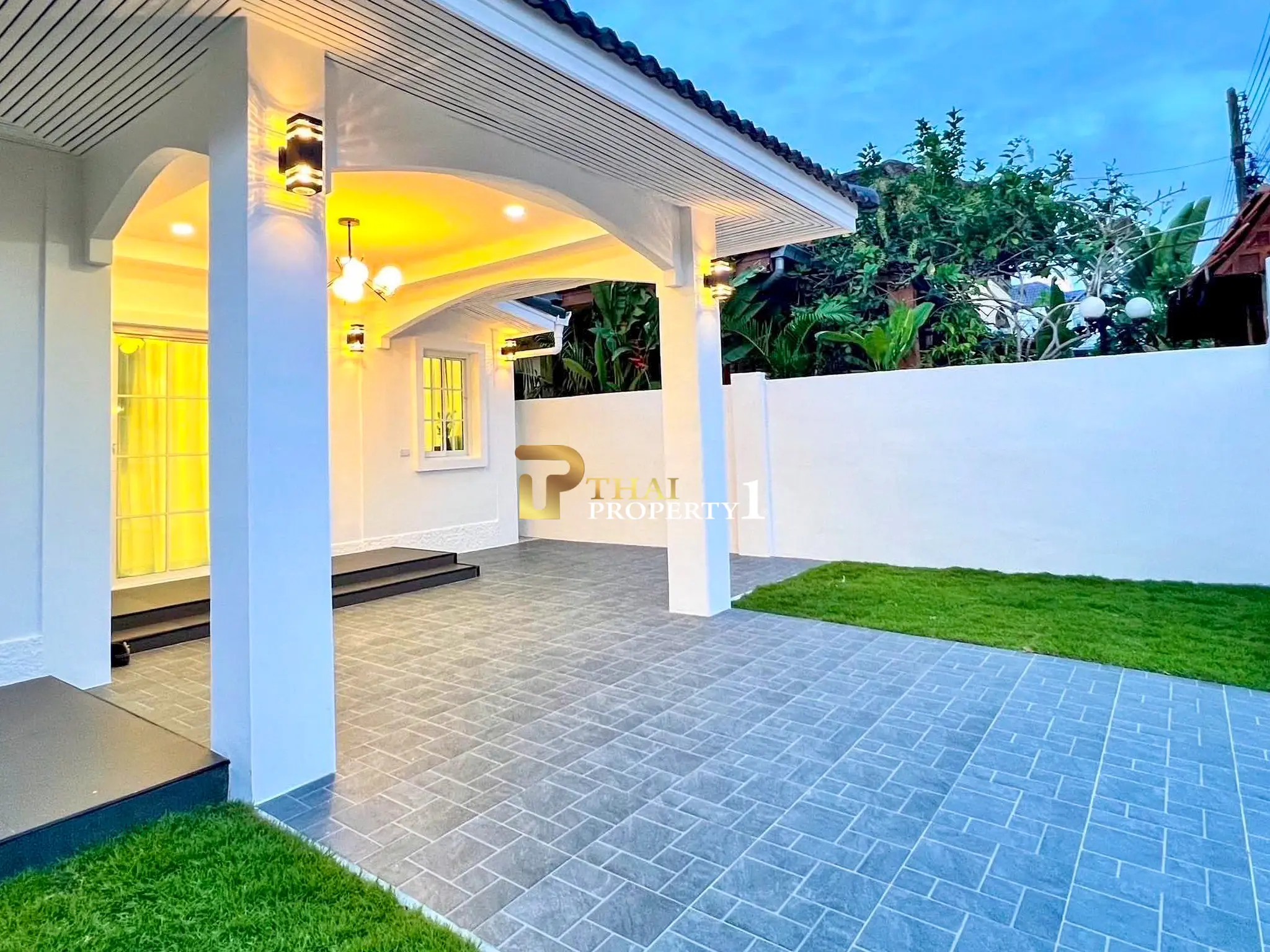 Newly Renovated Single House in Naklua – Prime Location Near the Sea, Ready to Move In