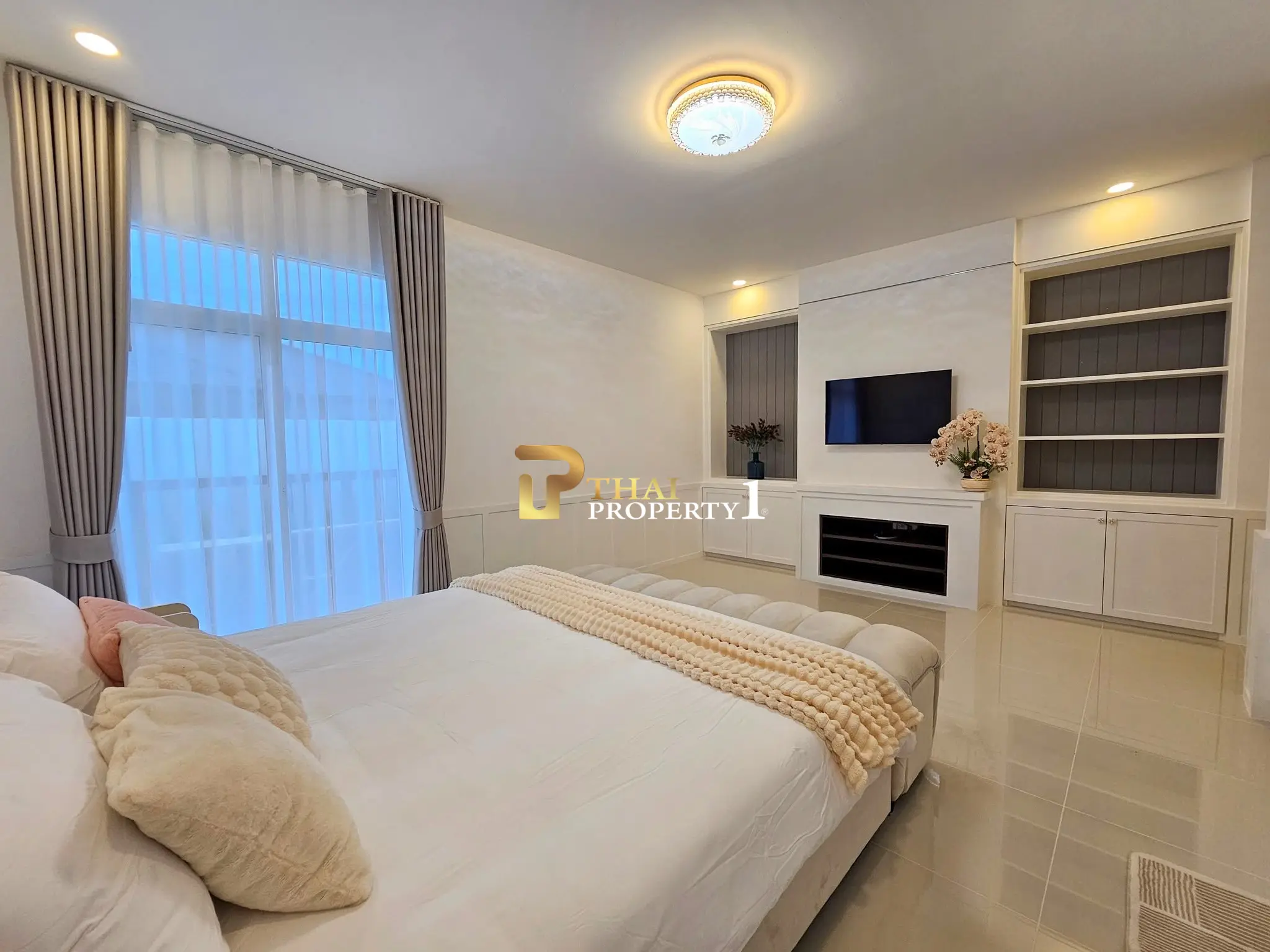 Bassengvilla til salgs – Renovert Panalee Banna Village, Huay Yai, Pattaya