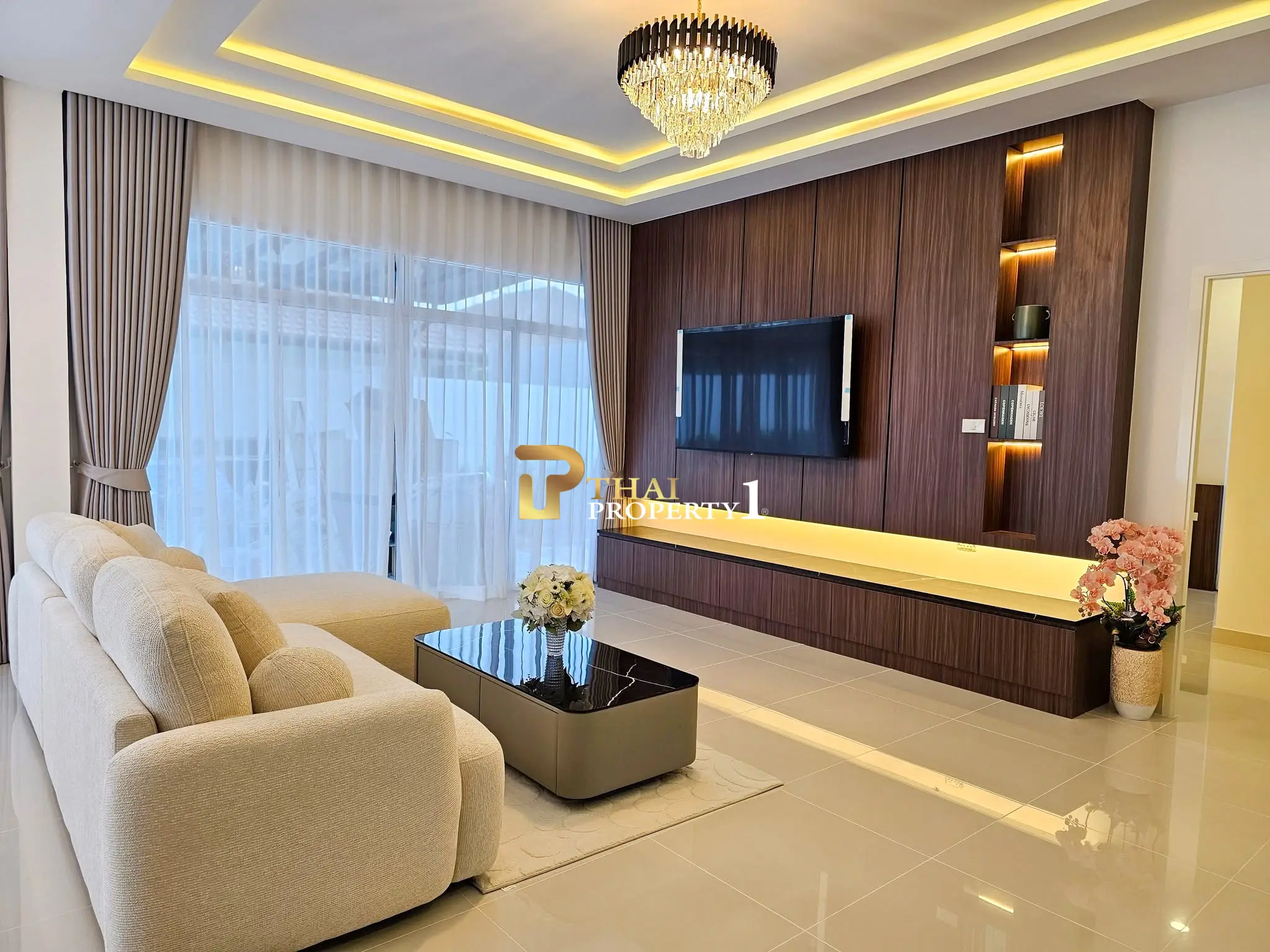 Bassengvilla til salgs – Renovert Panalee Banna Village, Huay Yai, Pattaya