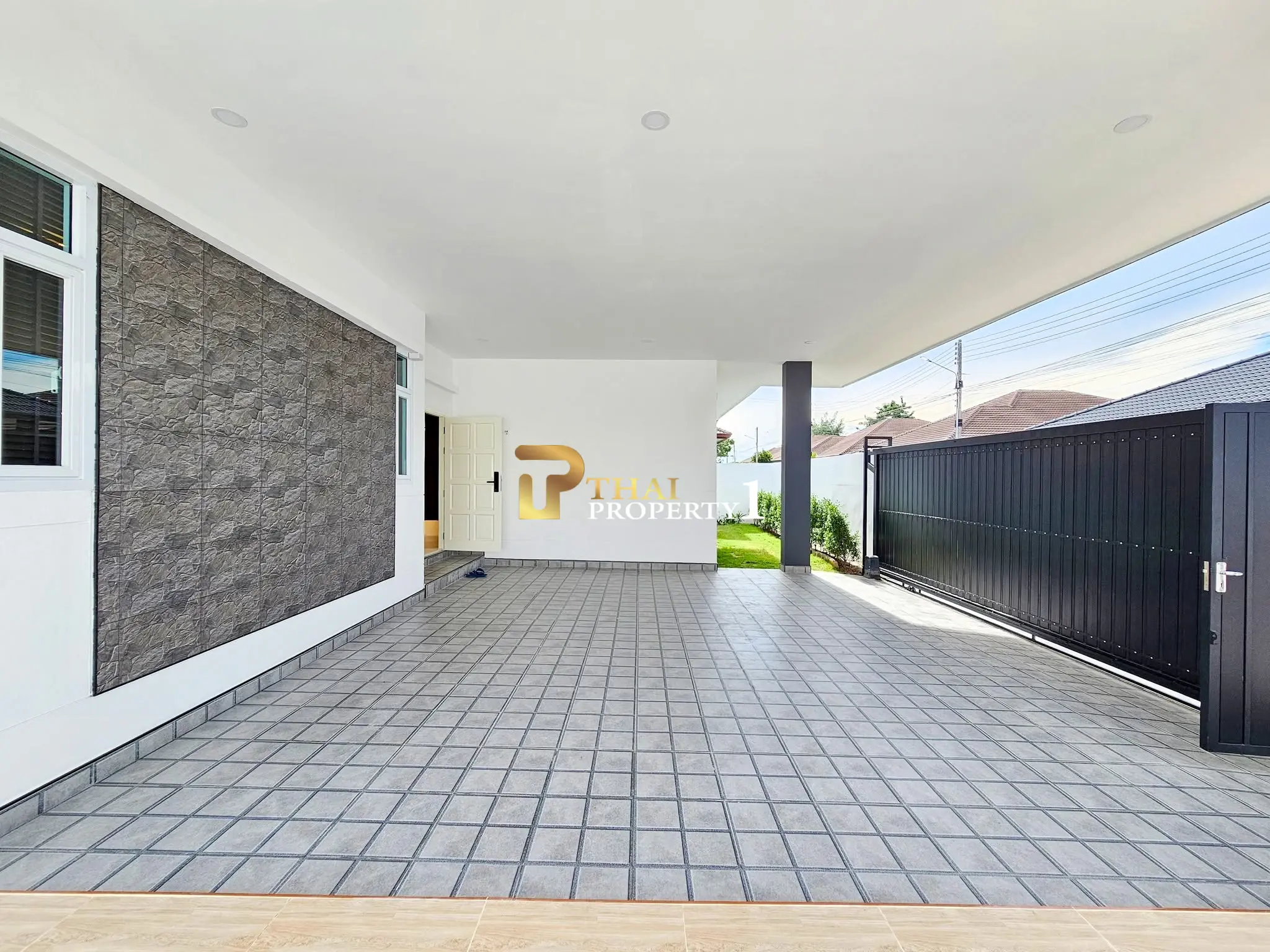 Bassengvilla til salgs – Renovert Panalee Banna Village, Huay Yai, Pattaya