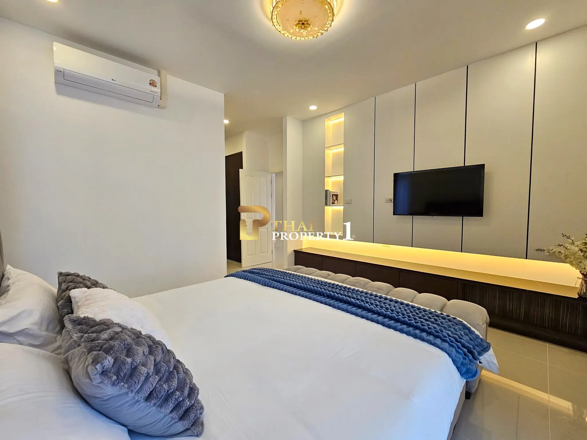 Bassengvilla til salgs – Renovert Panalee Banna Village, Huay Yai, Pattaya
