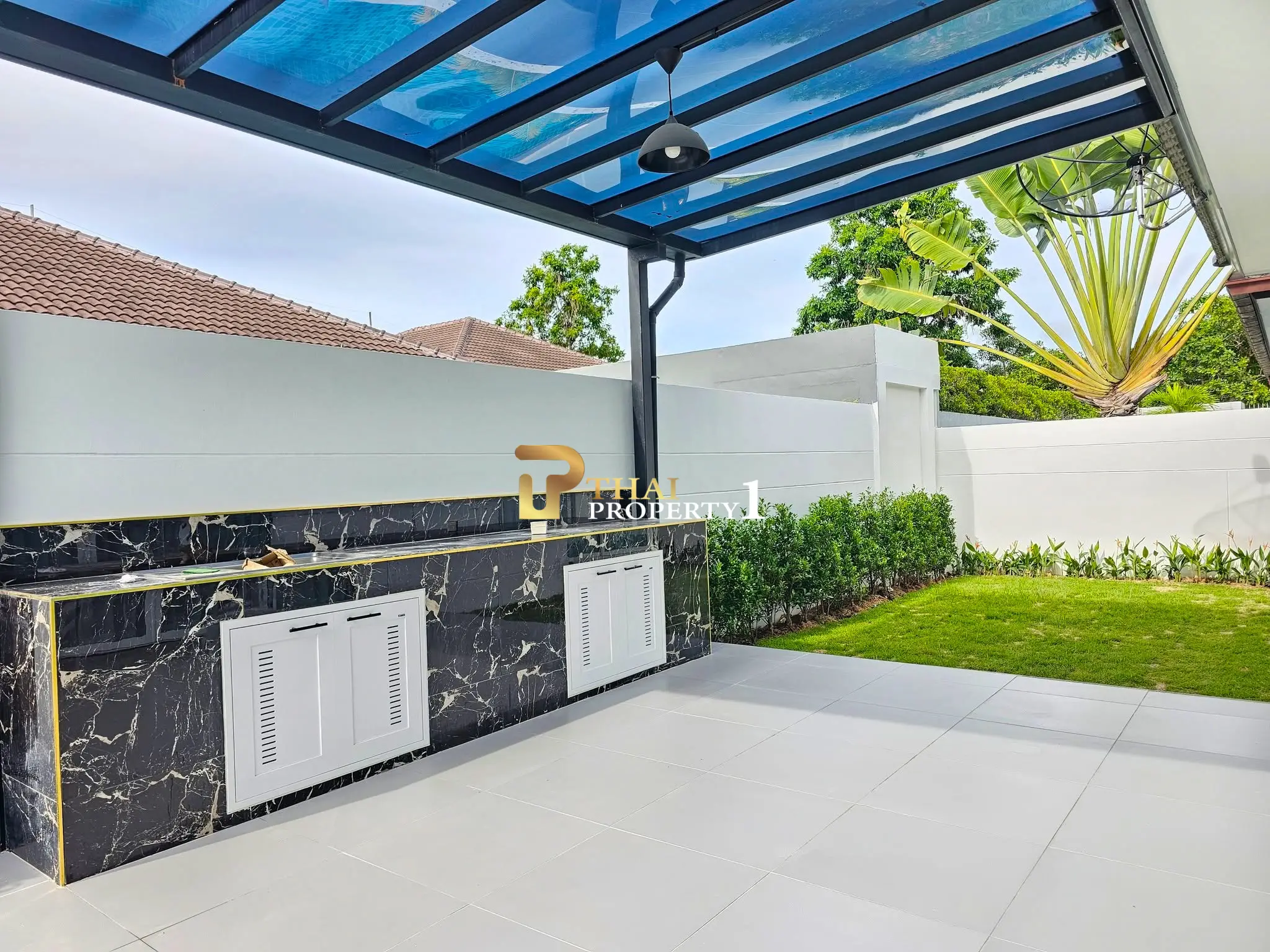 Bassengvilla til salgs – Renovert Panalee Banna Village, Huay Yai, Pattaya
