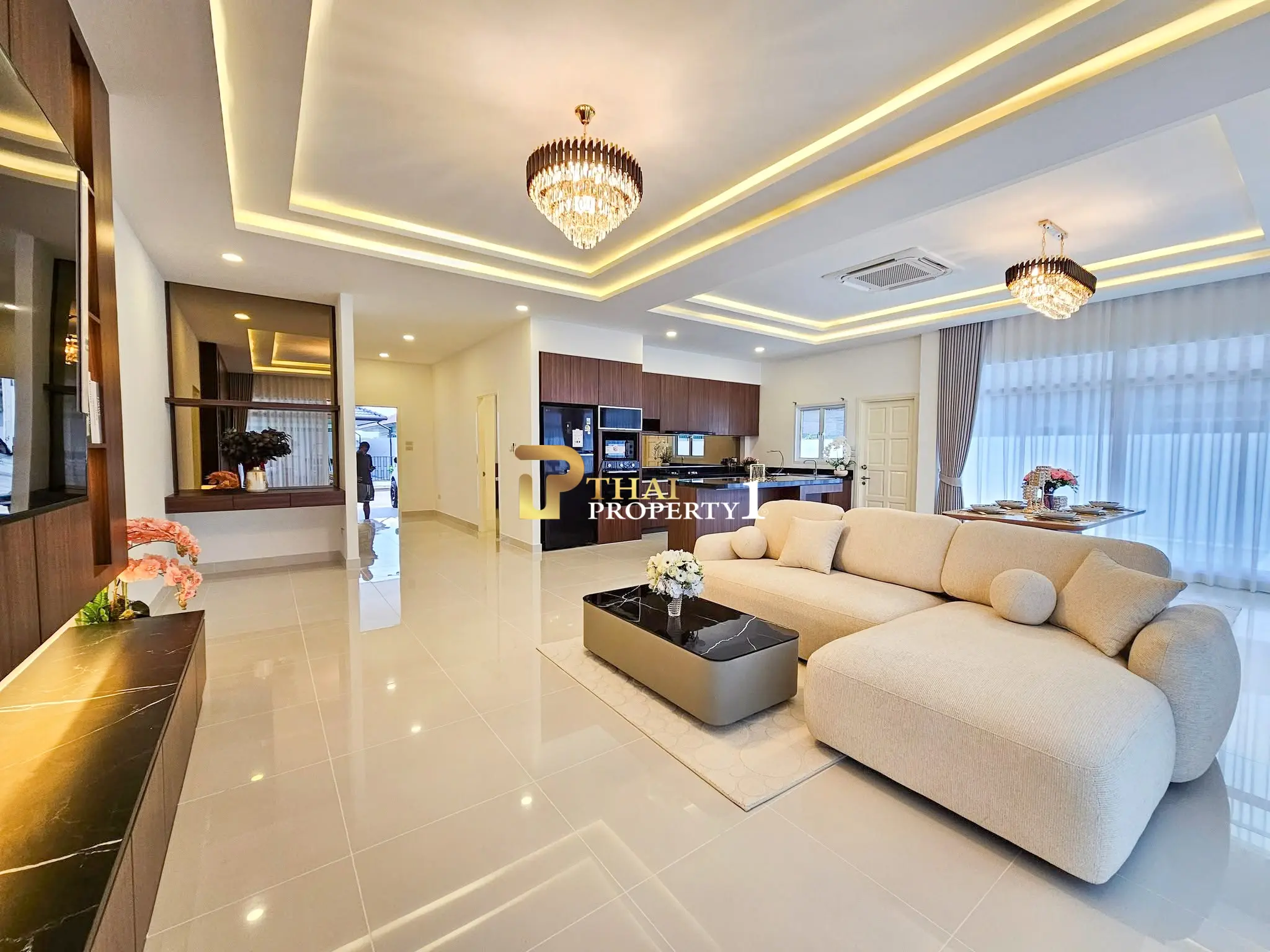 Bassengvilla til salgs – Renovert Panalee Banna Village, Huay Yai, Pattaya