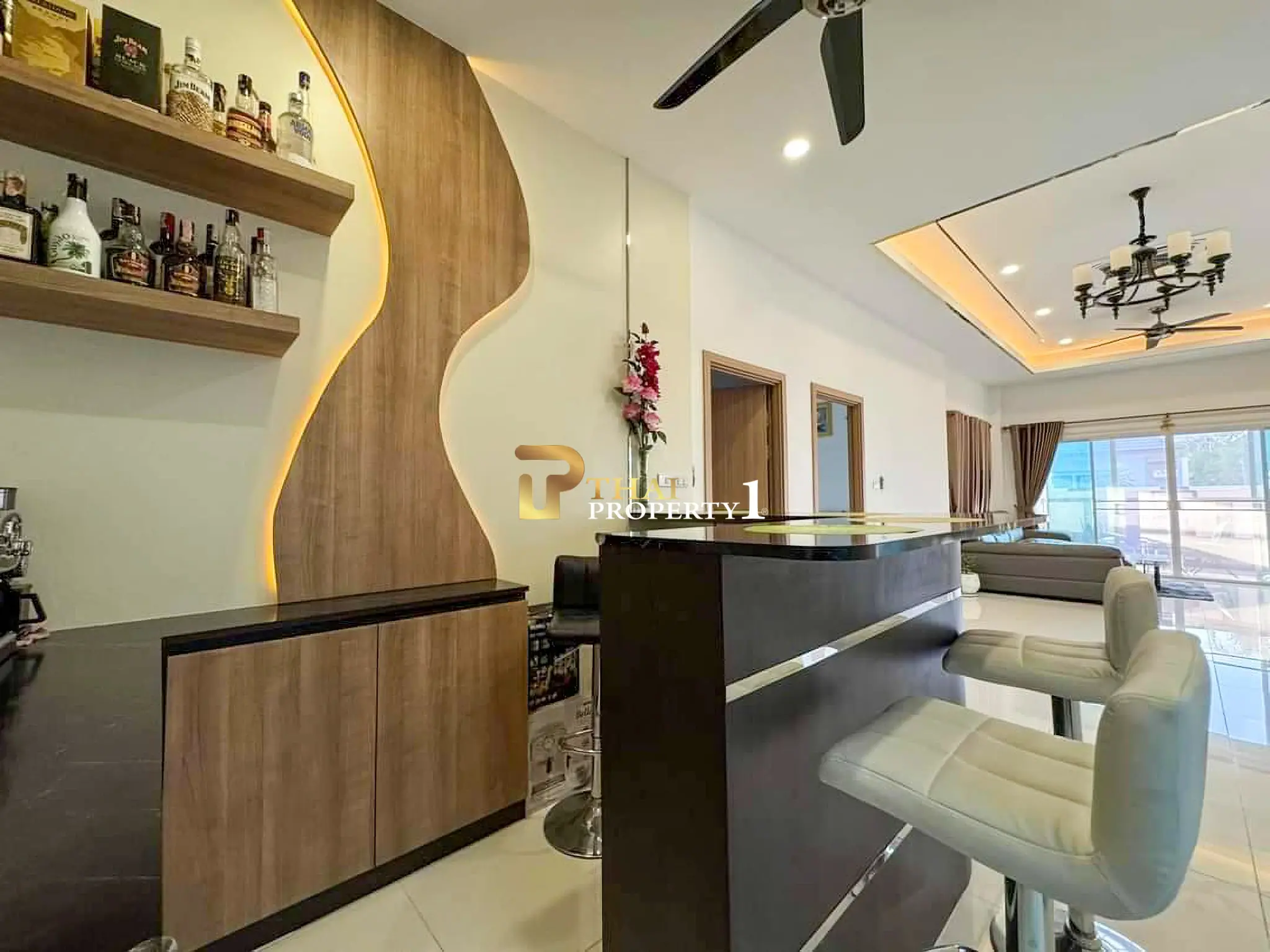 Moderne bassengvilla til salgs – Baan Dusit Garden 6, Na Jomtien, innflyttingsklar