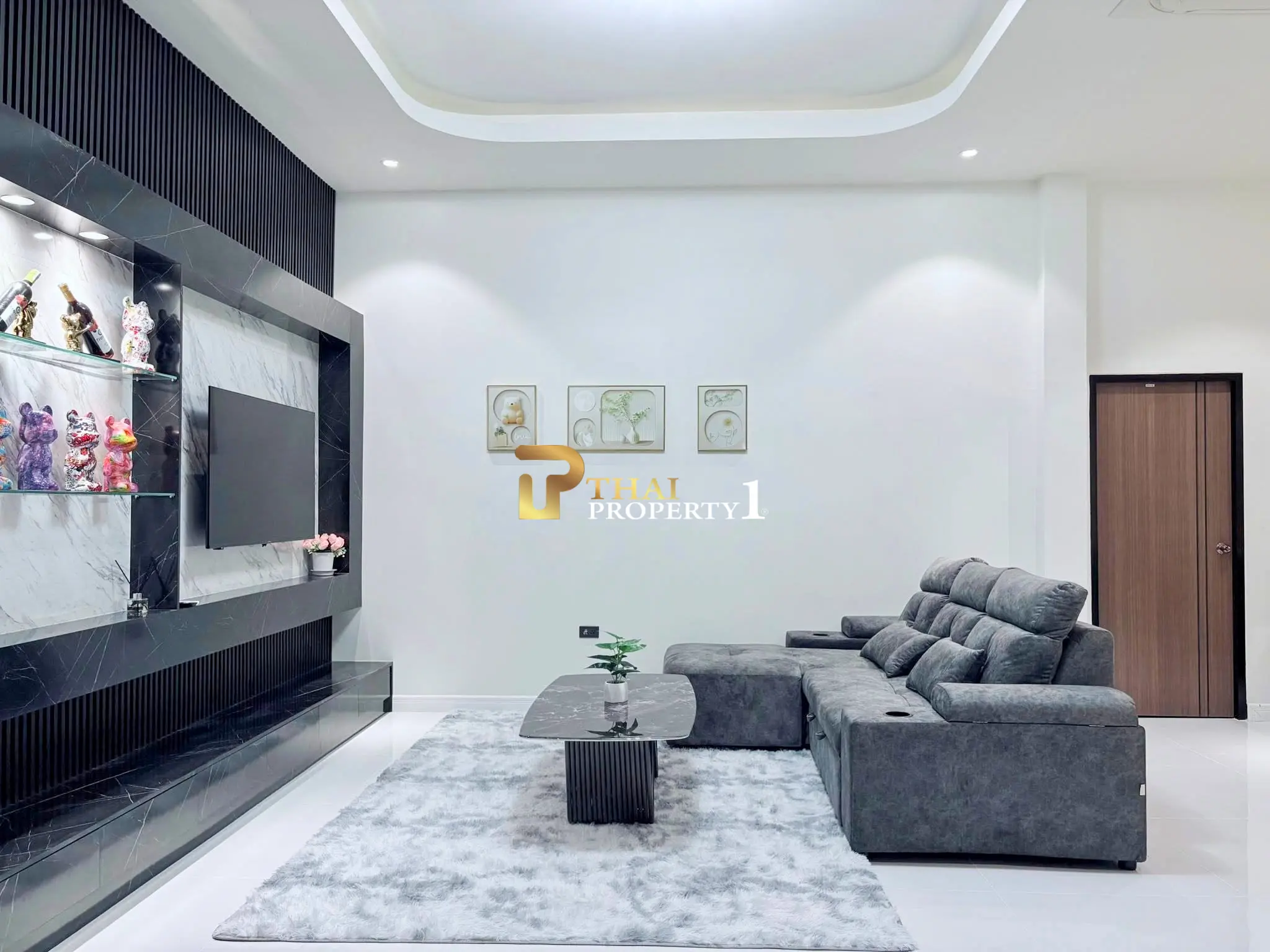 Luksuriøs moderne villa med basseng – Ny og innflytningsklar bolig nær Tara Pattana International School, Pattaya