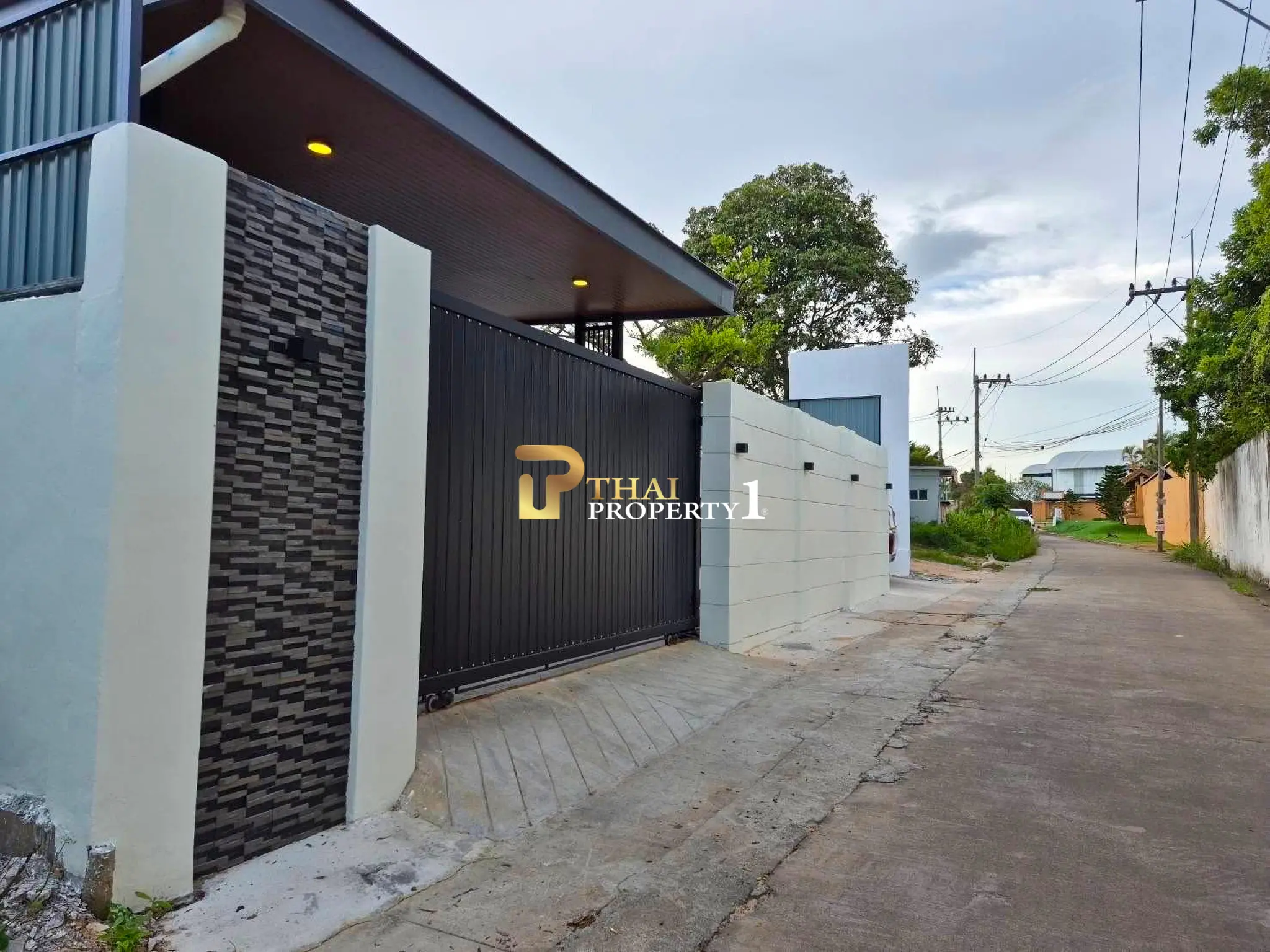 Luksuriøs moderne villa med basseng – Ny og innflytningsklar bolig nær Tara Pattana International School, Pattaya
