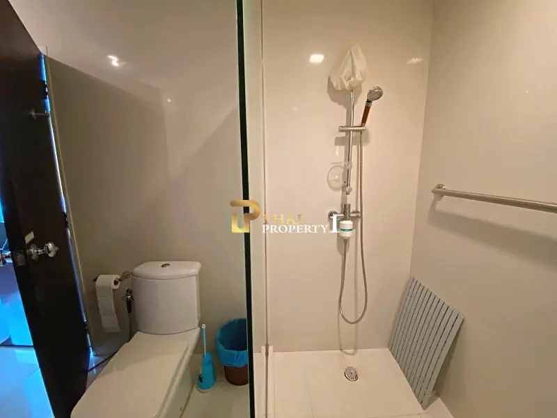 Absolute Beachfront Villa – Freehold Condo Ownership in Hua Hin