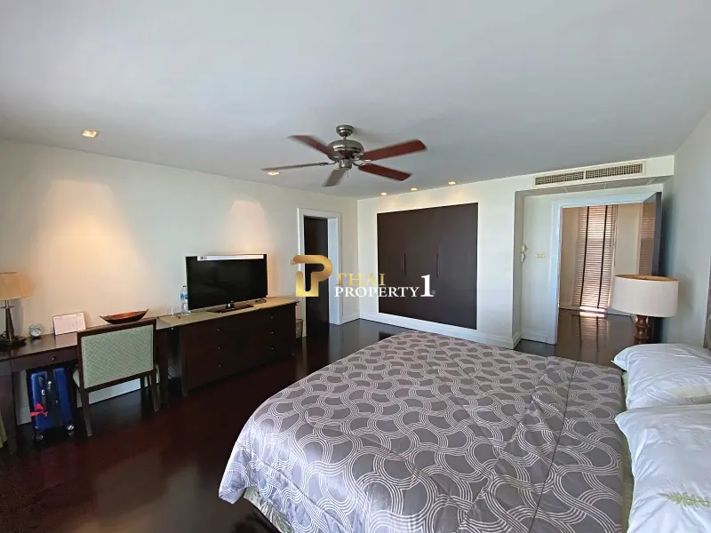 Absolute Beachfront Villa – Freehold Condo Ownership in Hua Hin
