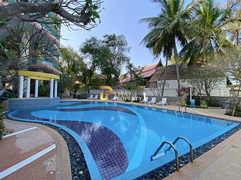 Absolute Beachfront Villa – Freehold Condo Ownership in Hua Hin