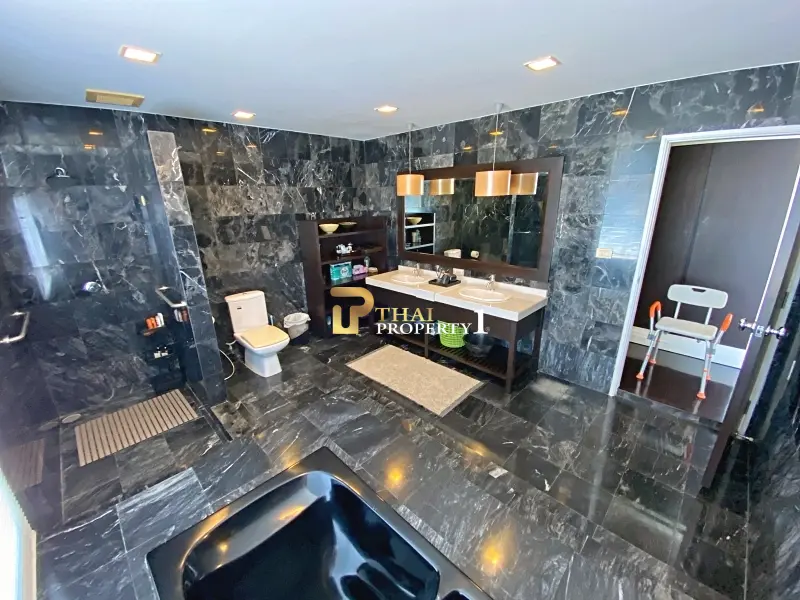 Absolute Beachfront Villa – Freehold Condo Ownership in Hua Hin