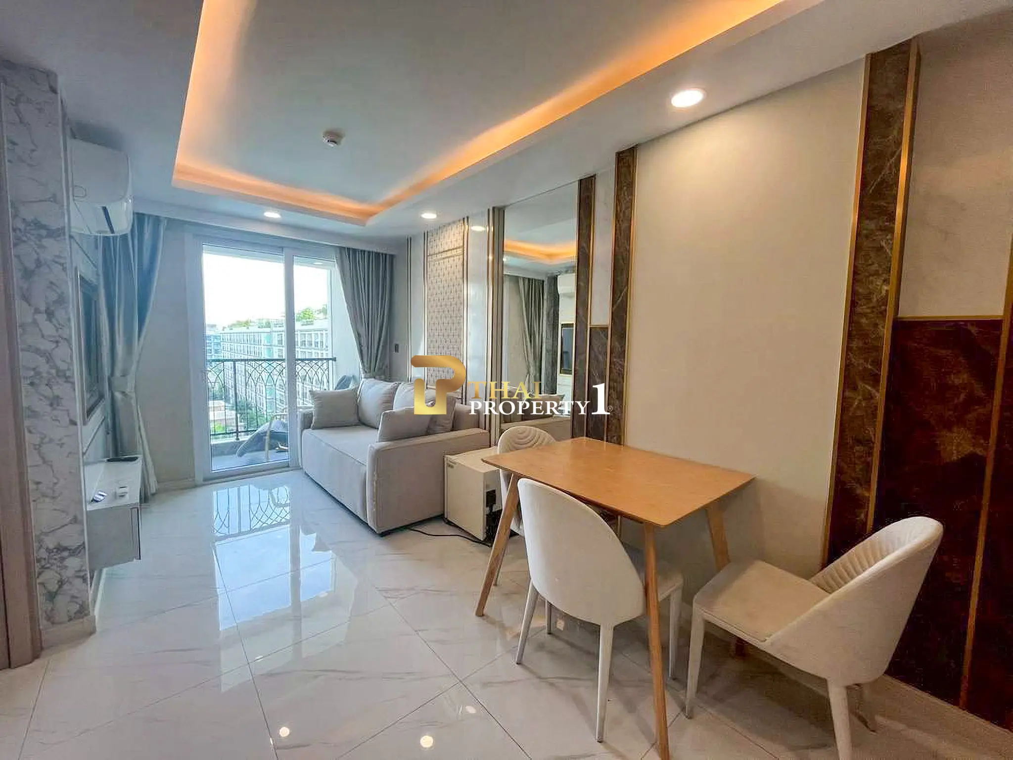 Ready to Move In Condo near Jomtien Beach Pool View – Dusit Grand Park 2 Pattaya