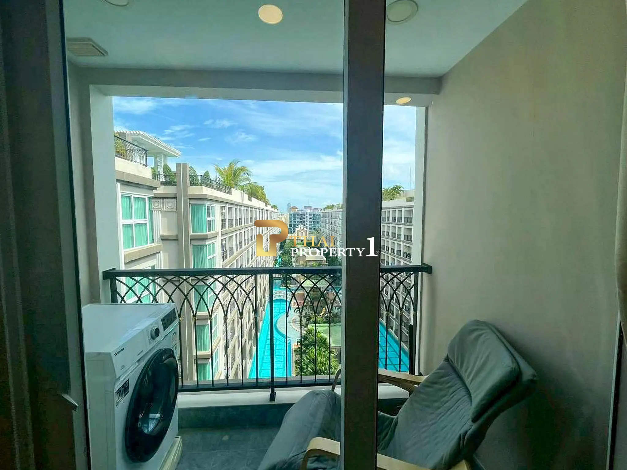 Ready to Move In Condo near Jomtien Beach Pool View – Dusit Grand Park 2 Pattaya