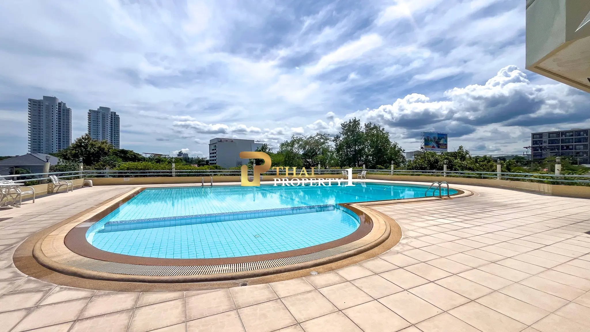 Sea View Condo for Sale in Hua Hin – 1 Bedroom | 67.54 SQ.M | 18th Floor | Condochain Hua Hin