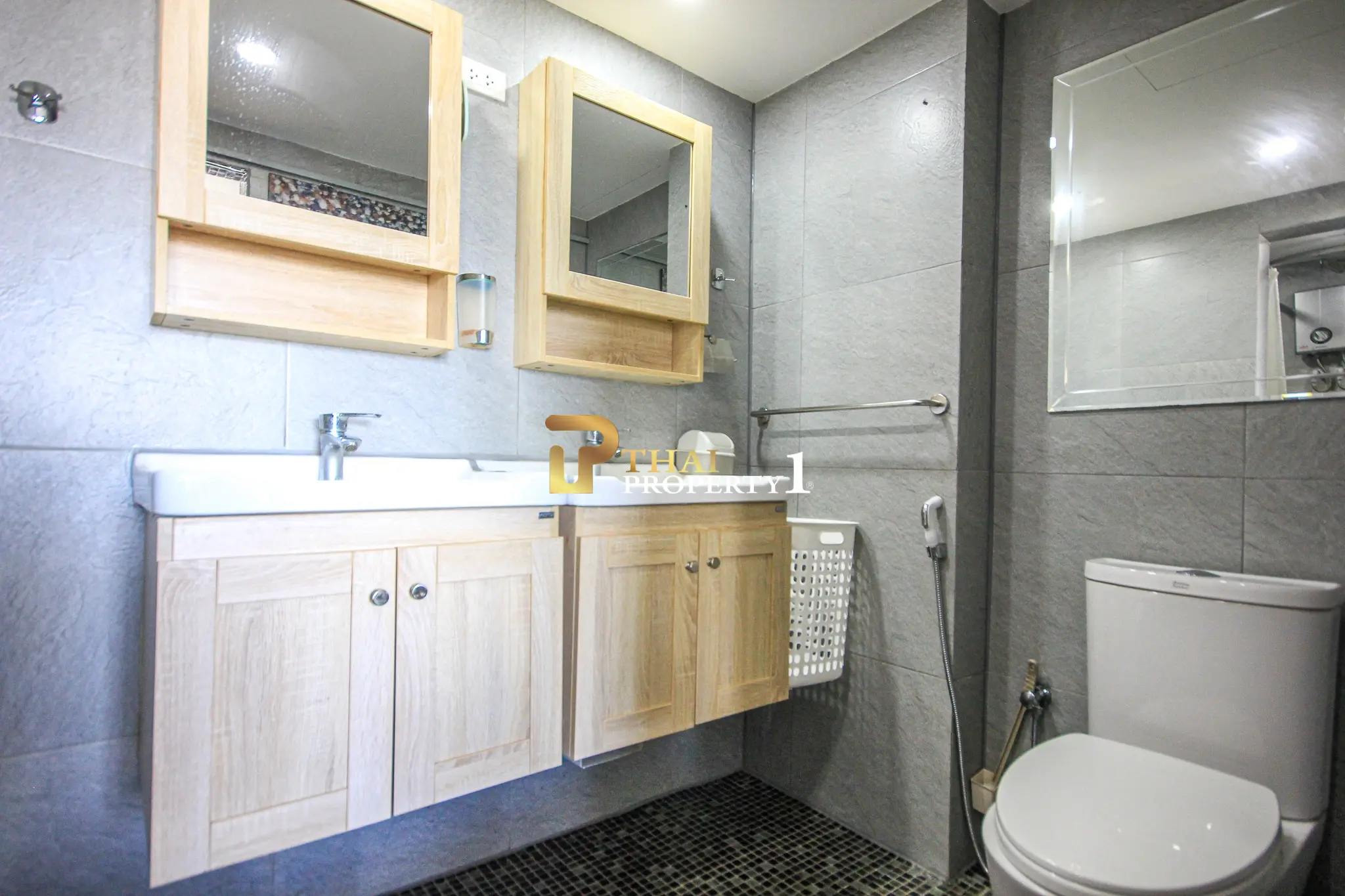 Sea View Condo for Sale in Hua Hin – 1 Bedroom | 67.54 SQ.M | 18th Floor | Condochain Hua Hin
