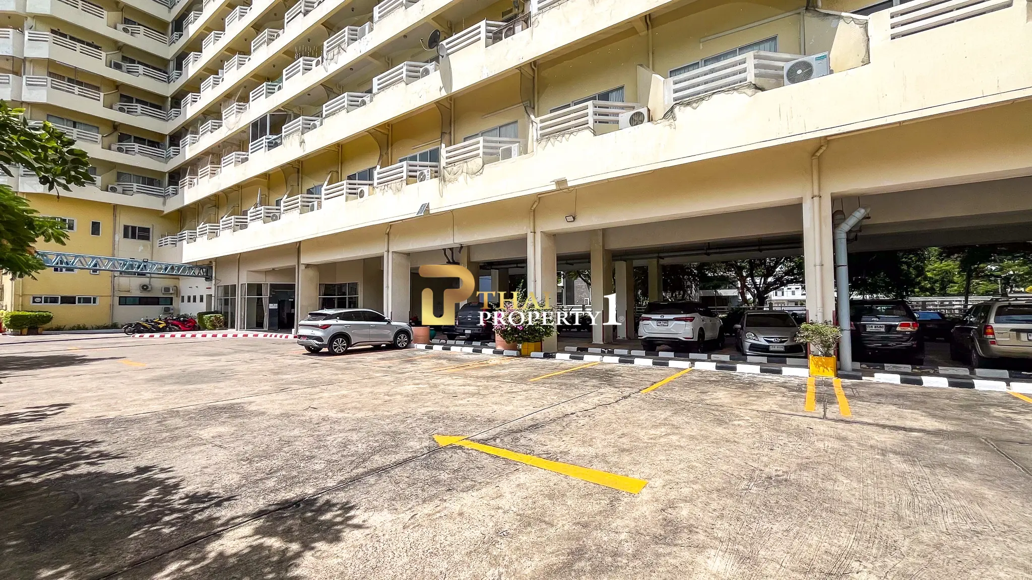 Sea View Condo for Sale in Hua Hin – 1 Bedroom | 67.54 SQ.M | 18th Floor | Condochain Hua Hin