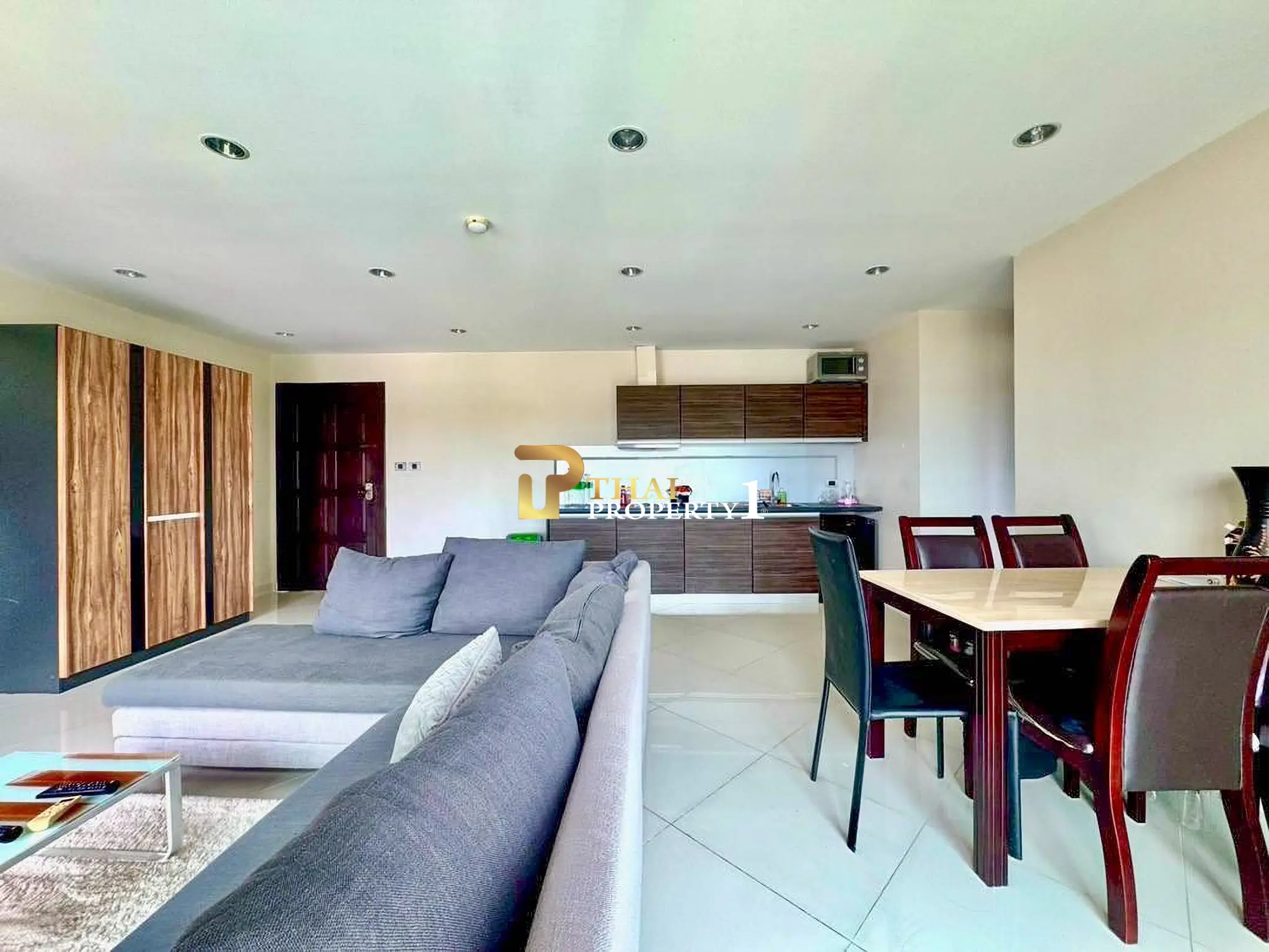 ขายคอนโด Park Lane Jomtien – 2 ห้องนอน ห้องใหญ่ วิวเมือง ใกล้หาดจอมเทียน