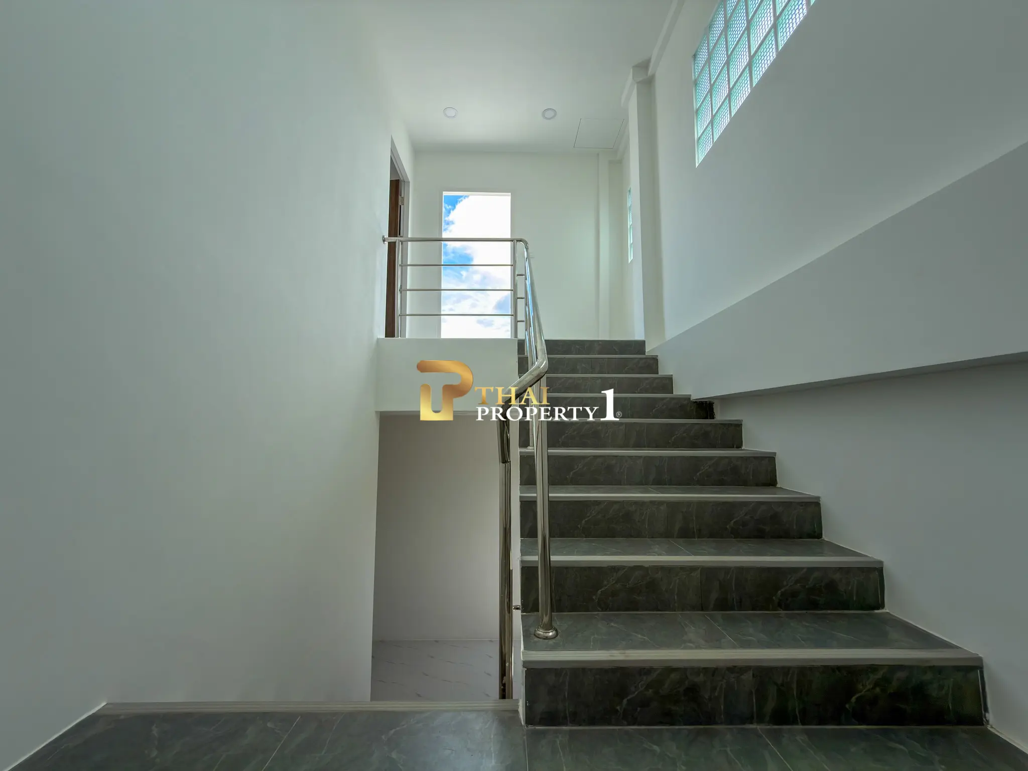 Sea View 3-Storey Pool Villa for Sale – Bangsaray Beach Side, Pattaya