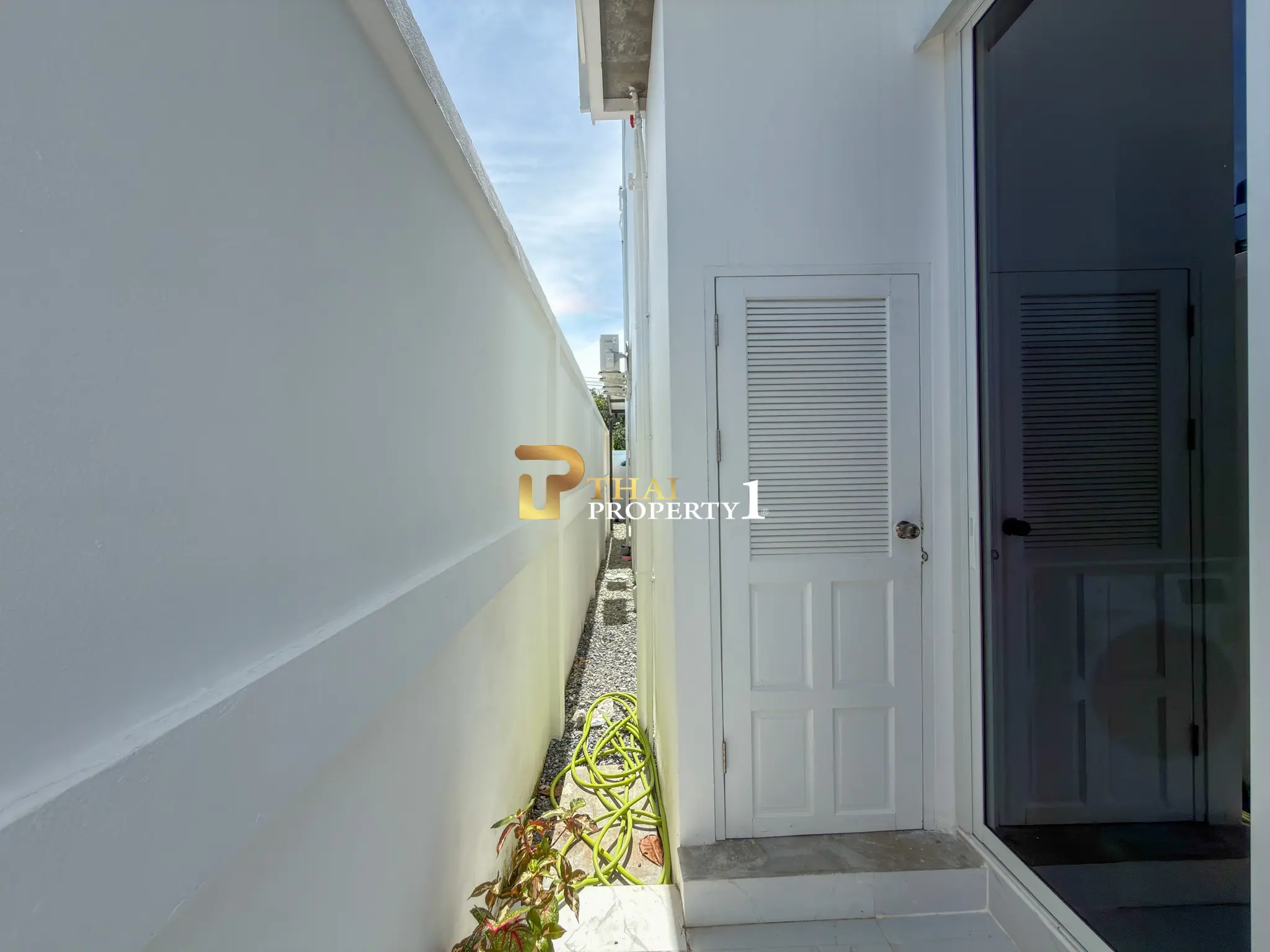 Sea View 3-Storey Pool Villa for Sale – Bangsaray Beach Side, Pattaya