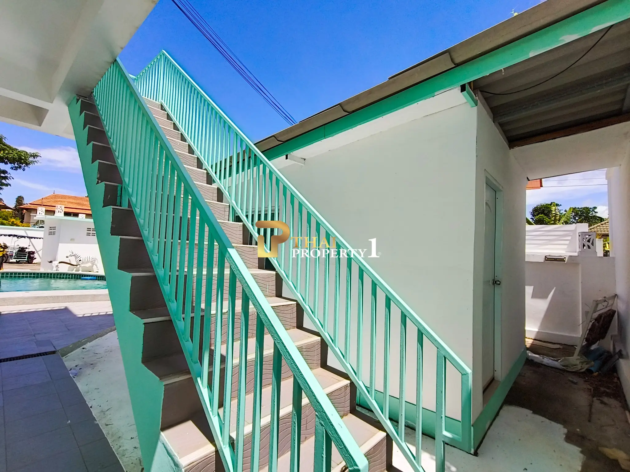 3-Storey City View Pool Villa for Sale – Near Bangsaray Beach, Pattaya