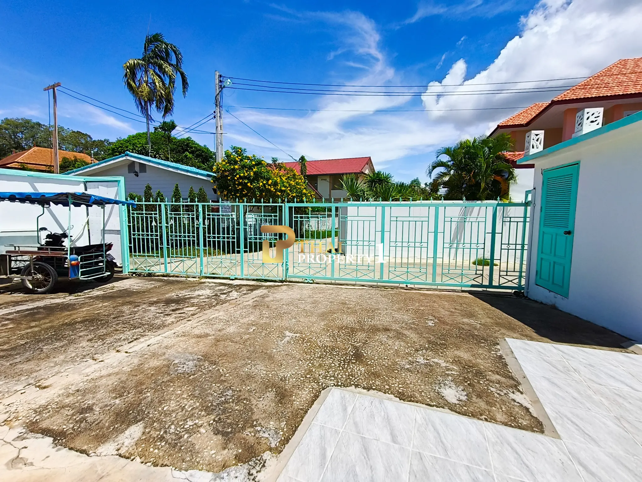 3-Storey City View Pool Villa for Sale – Near Bangsaray Beach, Pattaya