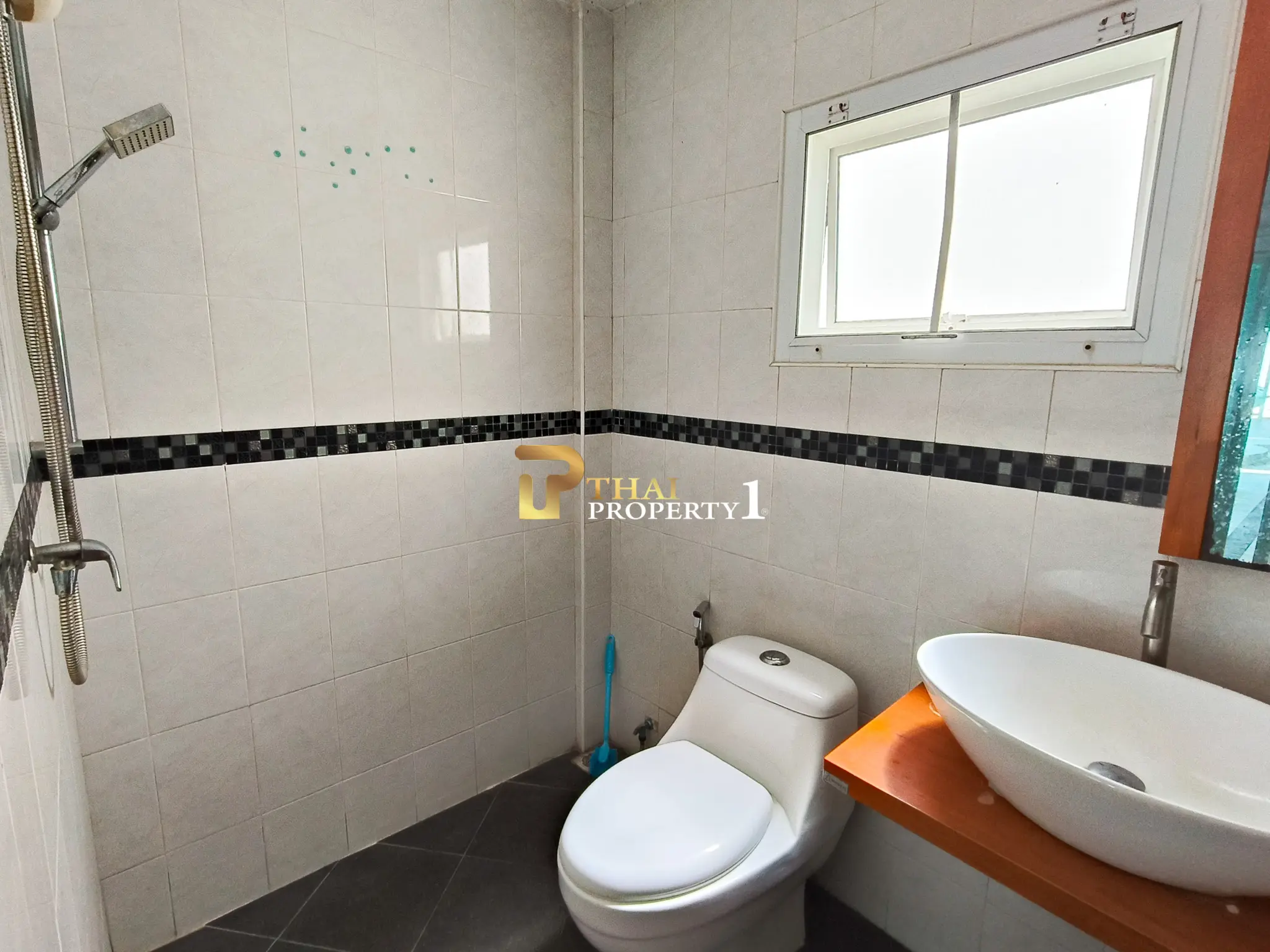 3-Storey City View Pool Villa for Sale – Near Bangsaray Beach, Pattaya