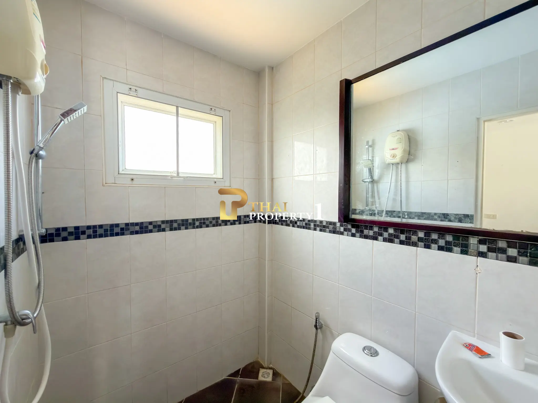 3-Storey City View Pool Villa for Sale – Near Bangsaray Beach, Pattaya