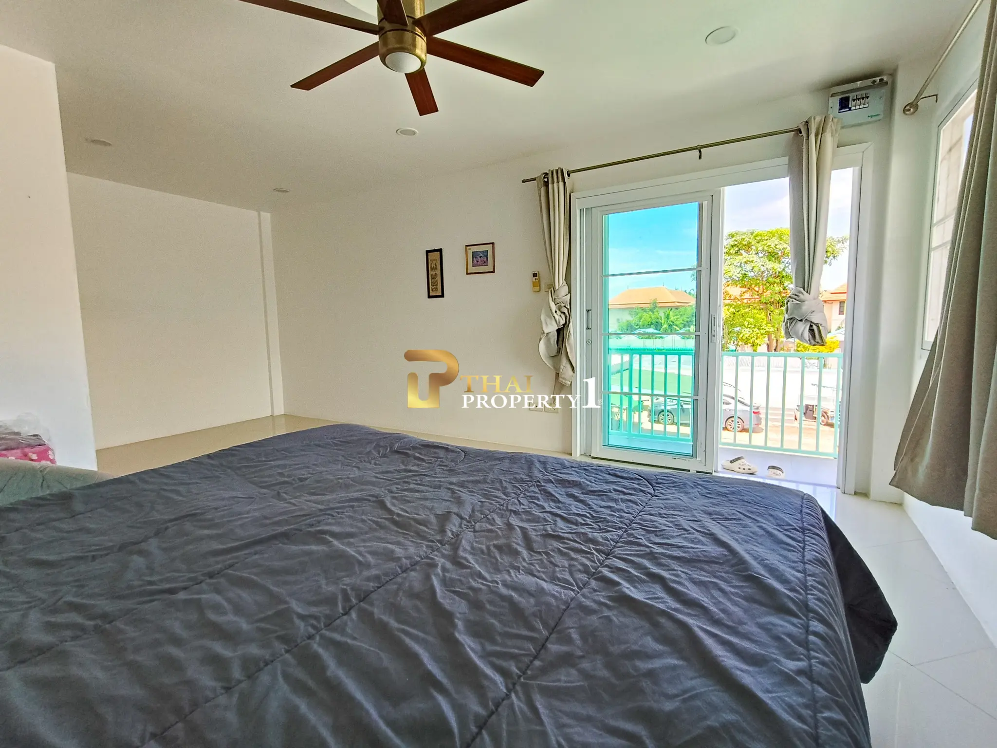 3-Storey City View Pool Villa for Sale – Near Bangsaray Beach, Pattaya