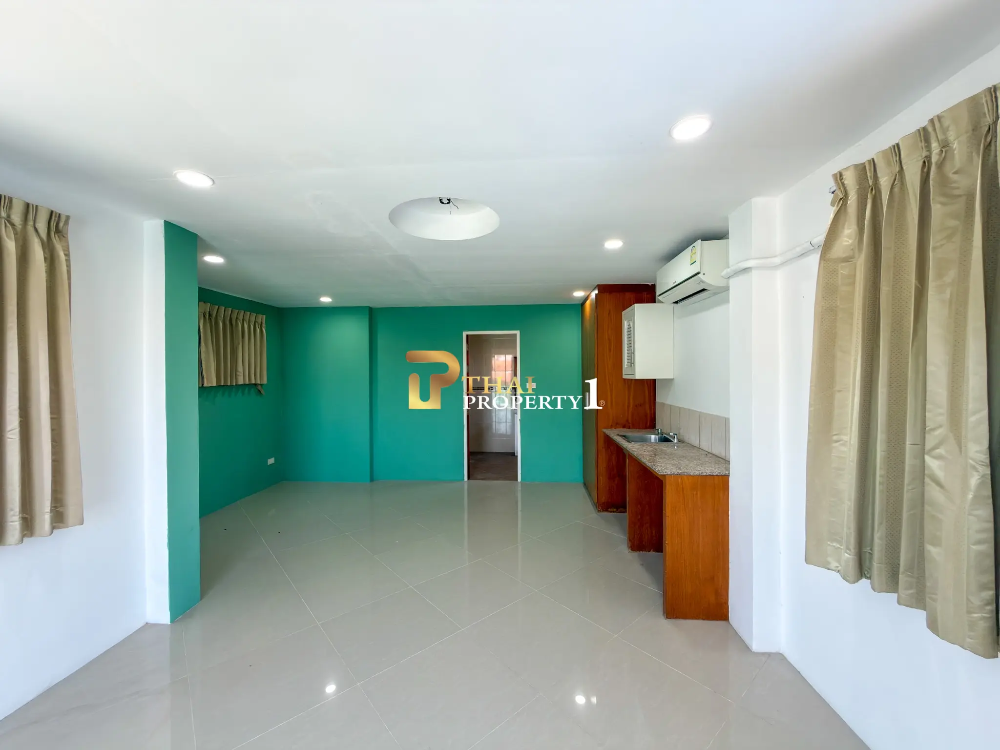 3-Storey City View Pool Villa for Sale – Near Bangsaray Beach, Pattaya