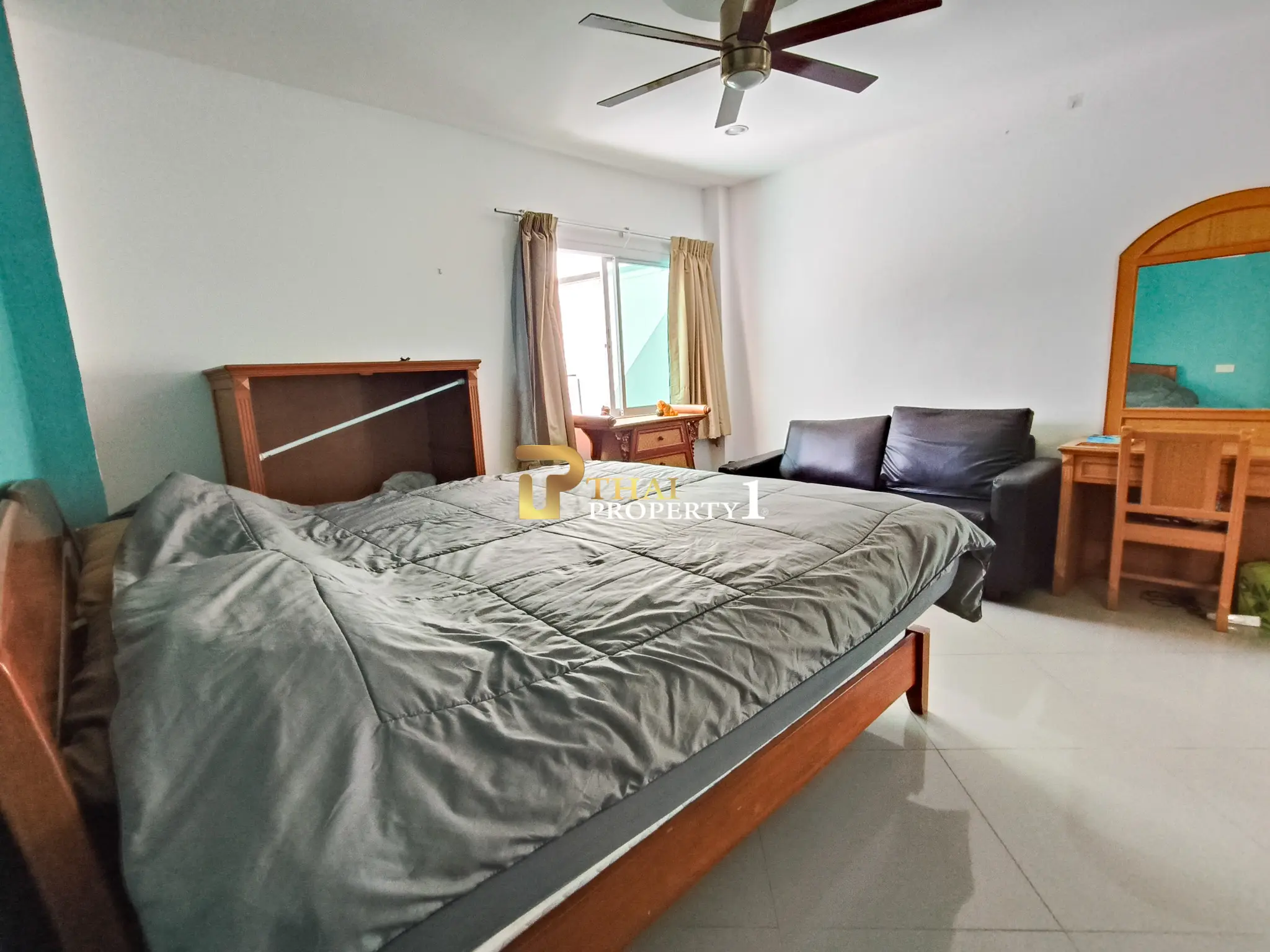 3-Storey City View Pool Villa for Sale – Near Bangsaray Beach, Pattaya