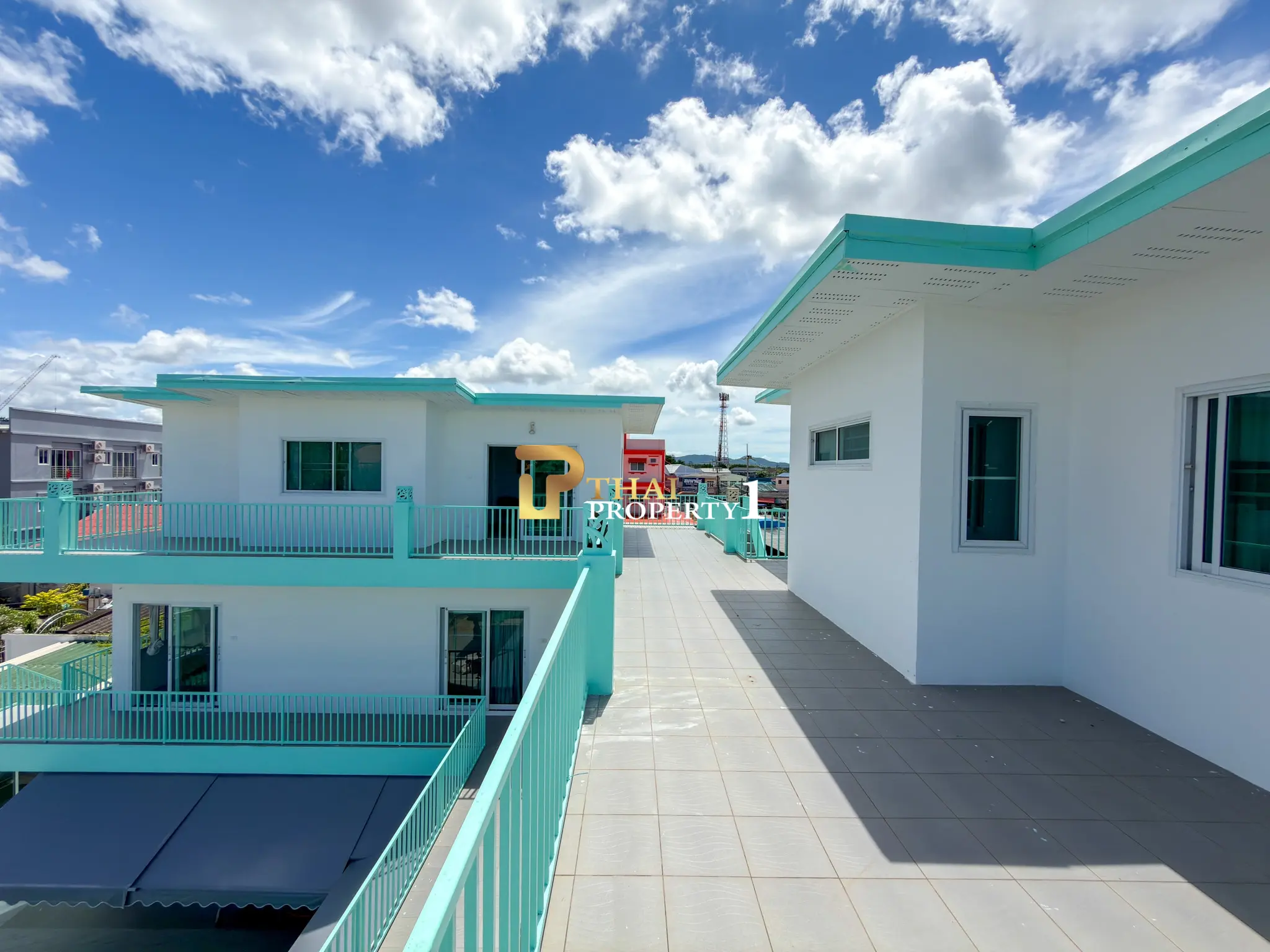 3-Storey City View Pool Villa for Sale – Near Bangsaray Beach, Pattaya