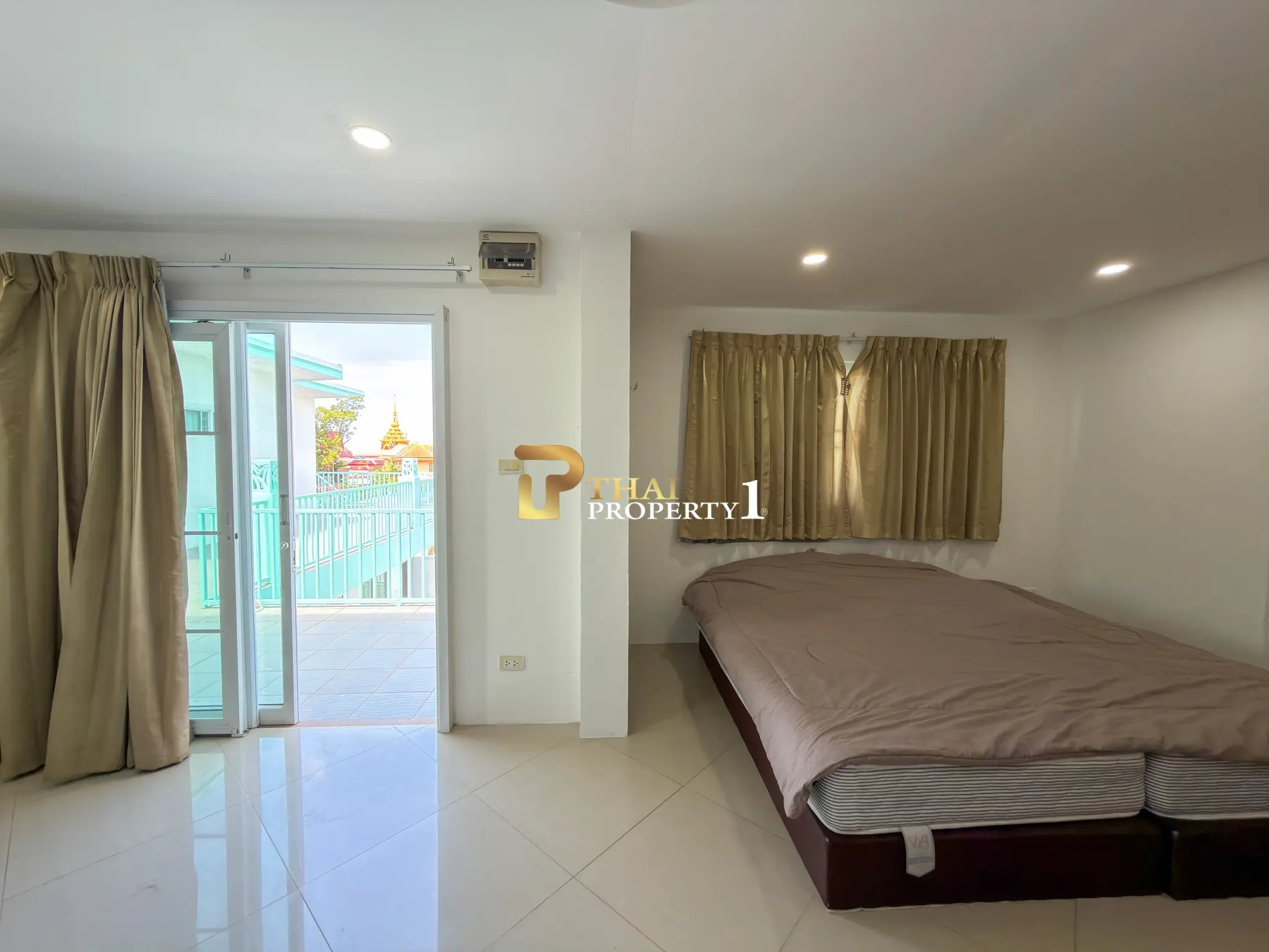 3-Storey City View Pool Villa for Sale – Near Bangsaray Beach, Pattaya