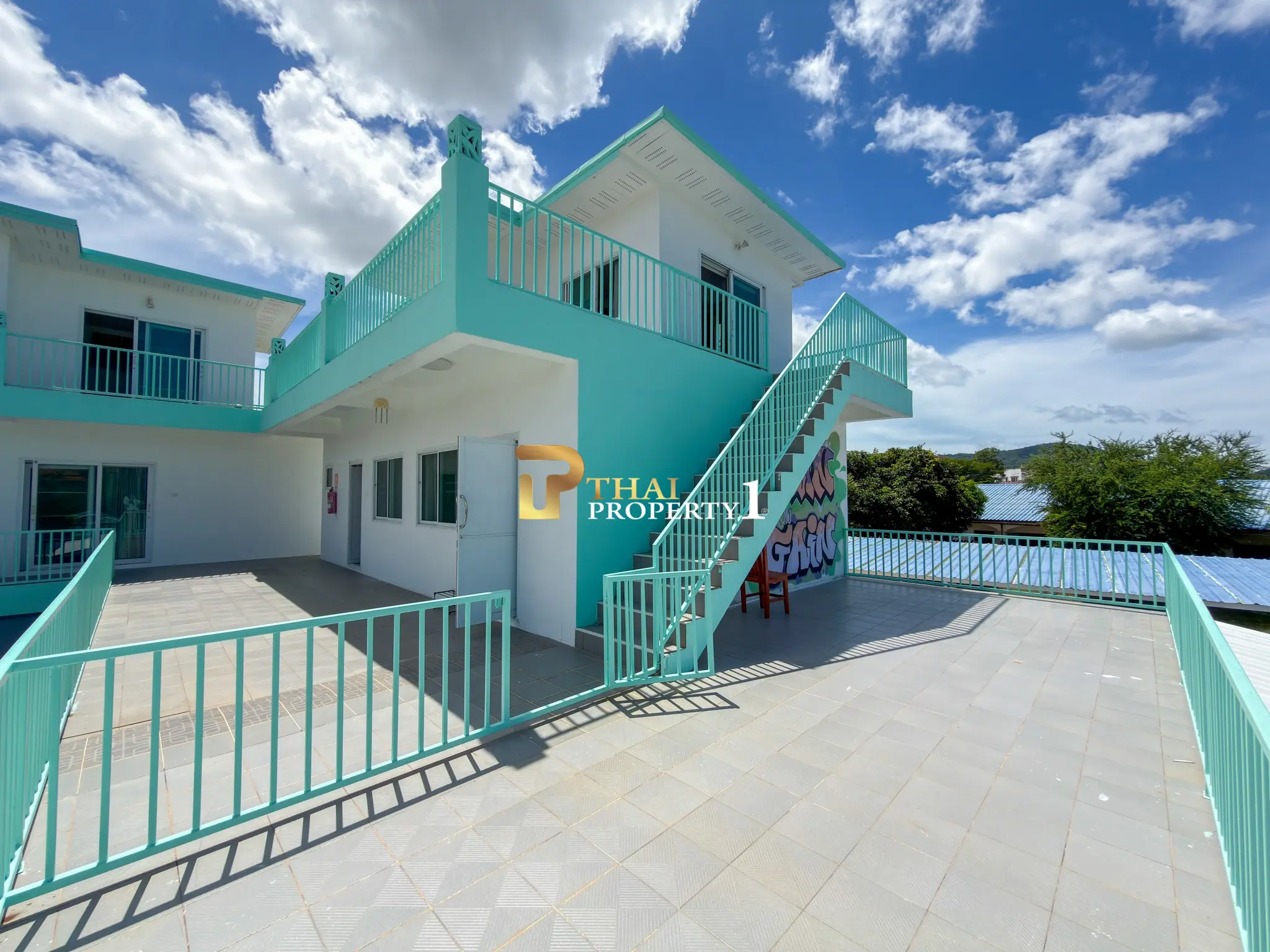 3-Storey City View Pool Villa for Sale – Near Bangsaray Beach, Pattaya