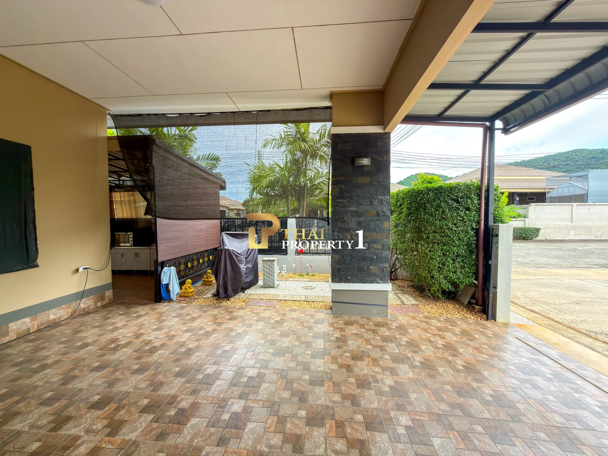 Hilltop Detached House for Sale near Bang Saray Beach, Navy House 41, No Flood, Ready to Move In