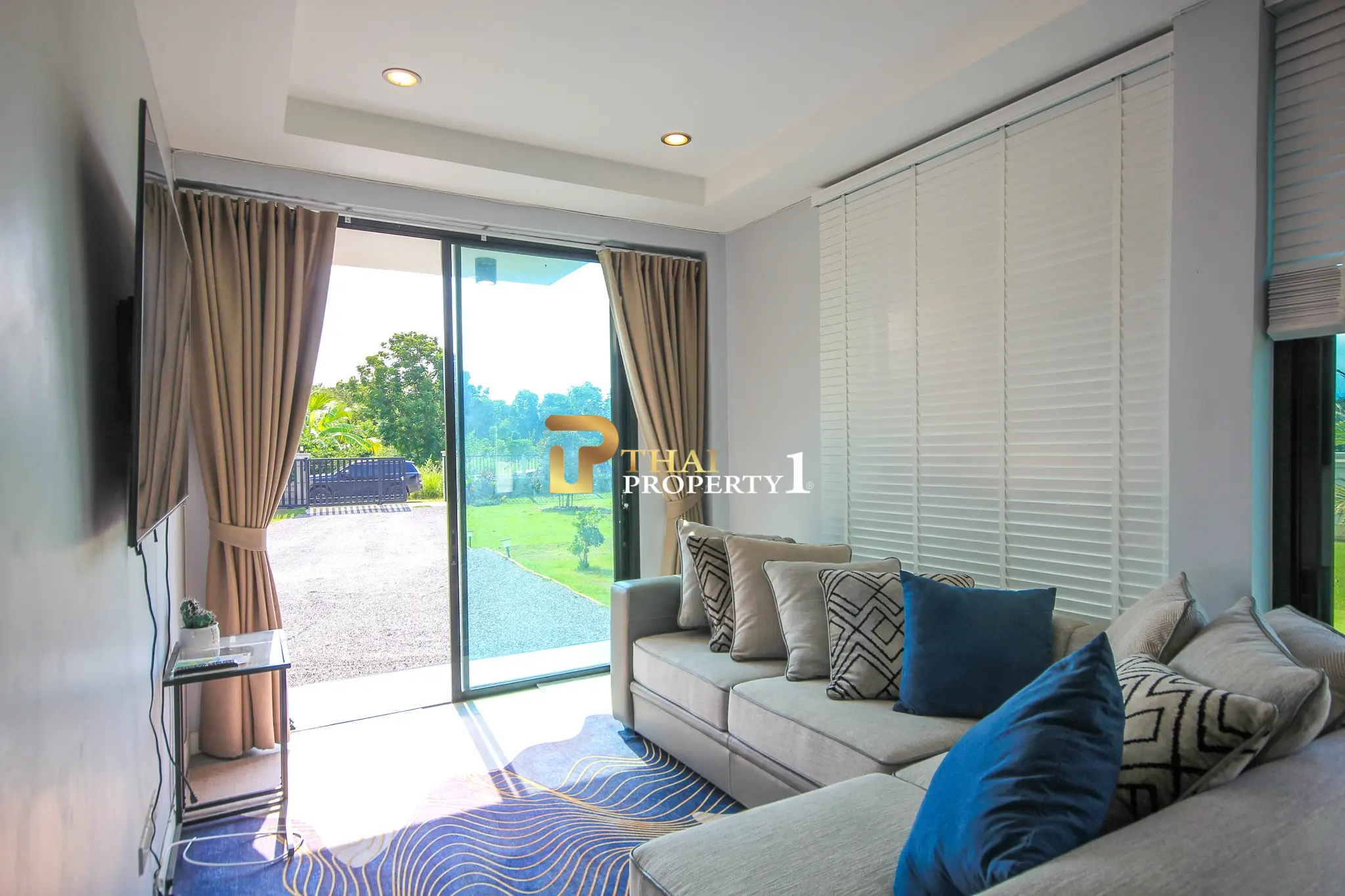 Pranburi - Modern 3-Bedroom Freestanding Villa On Expansive 2,622 sq.m. Plot