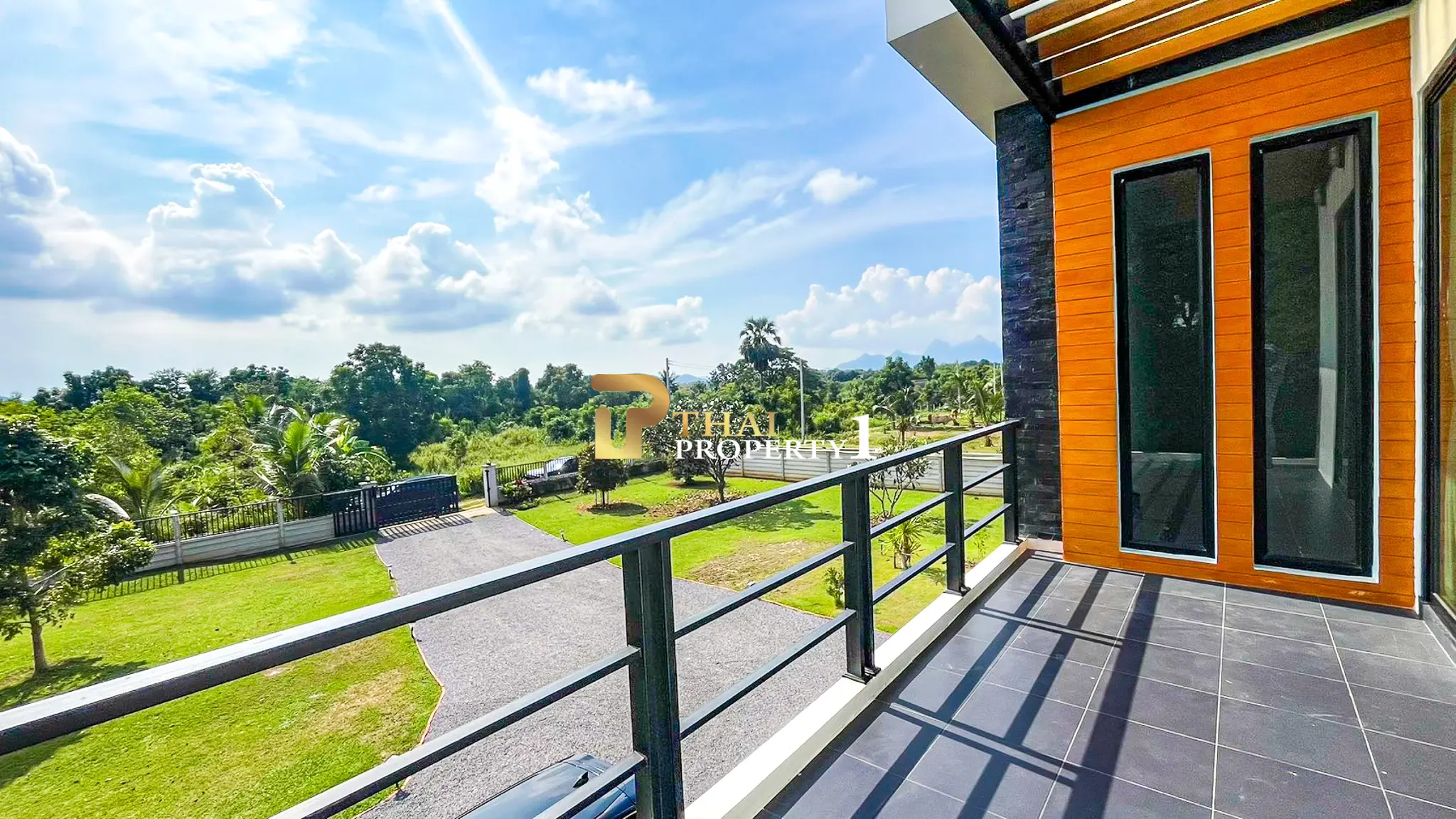 Pranburi - Modern 3-Bedroom Freestanding Villa On Expansive 2,622 sq.m. Plot